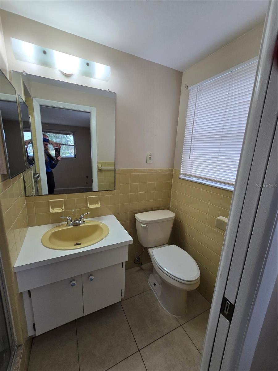 Primary bathroom, ensuite