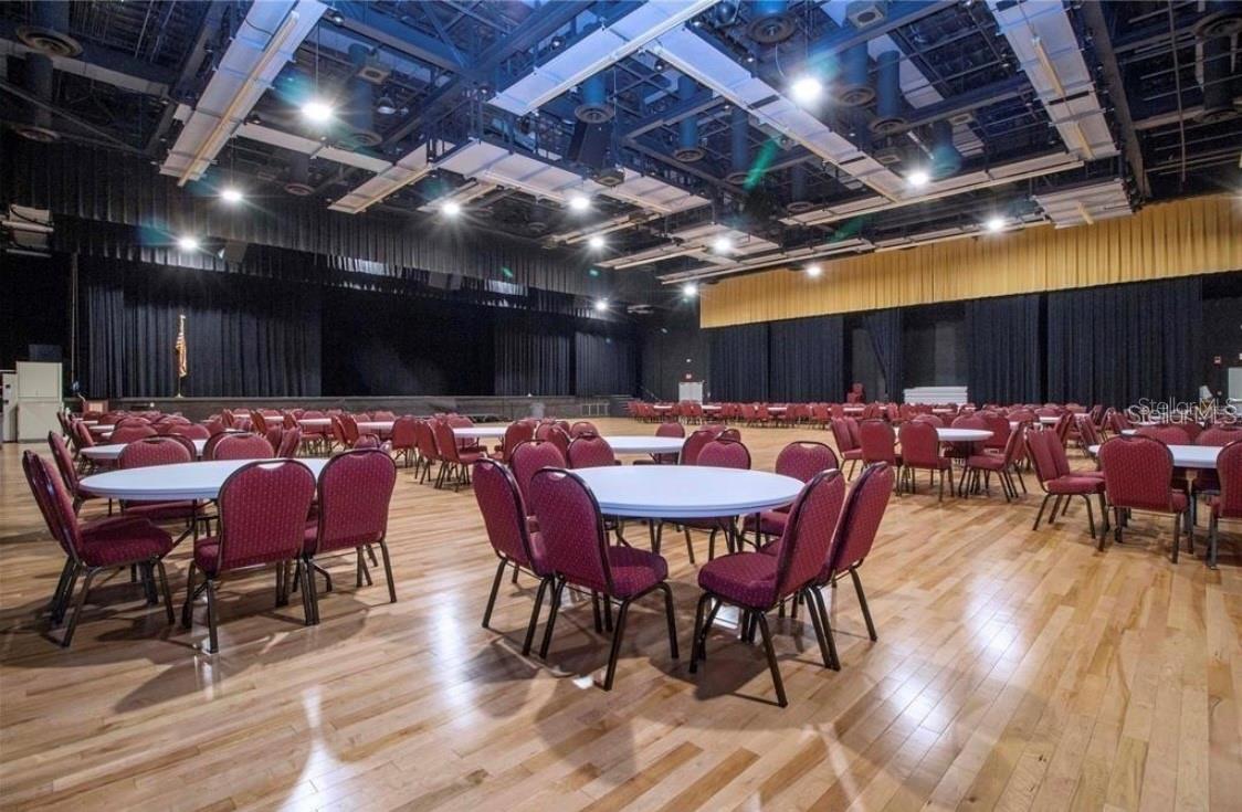 North Clubhouse/Vetran's Theatre
