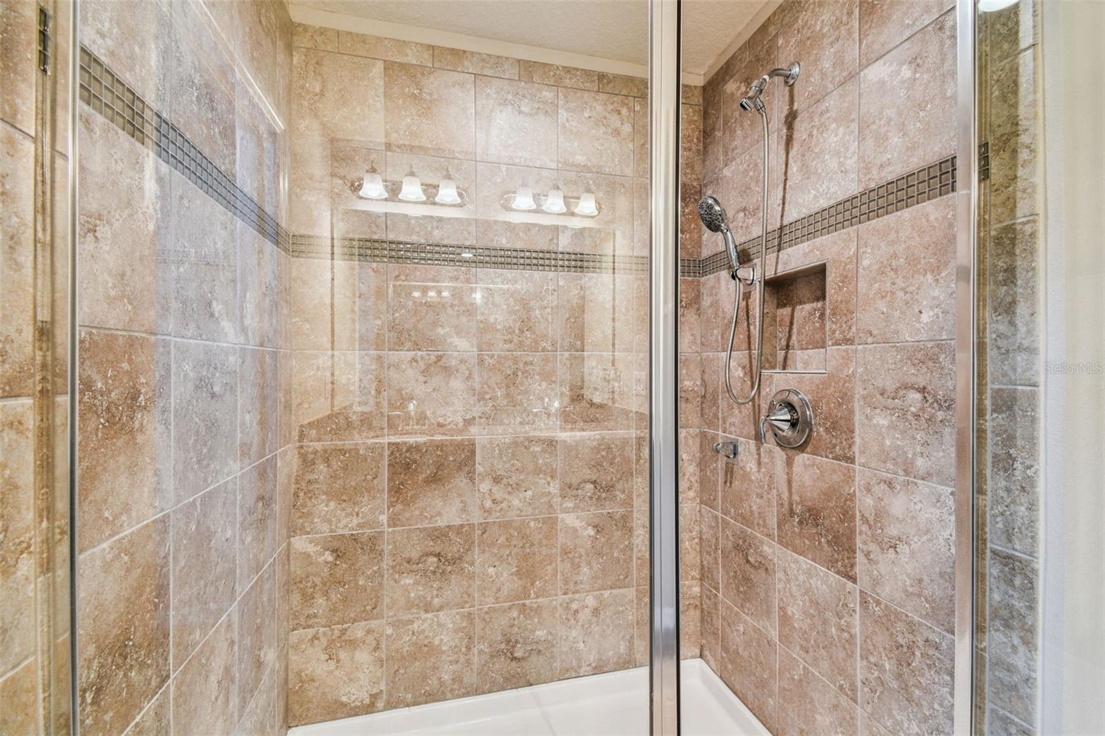 W7878427