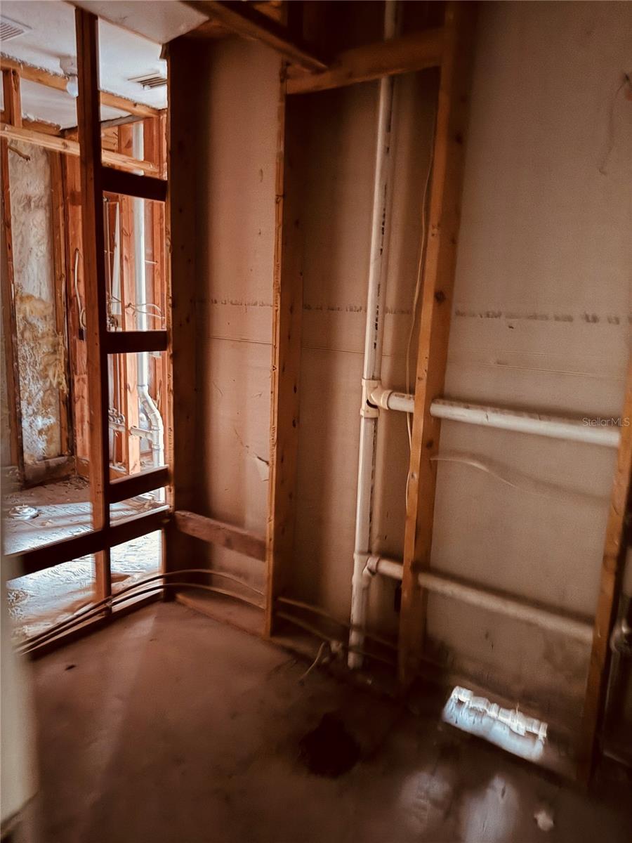 Upstairs Secondary Bathroom