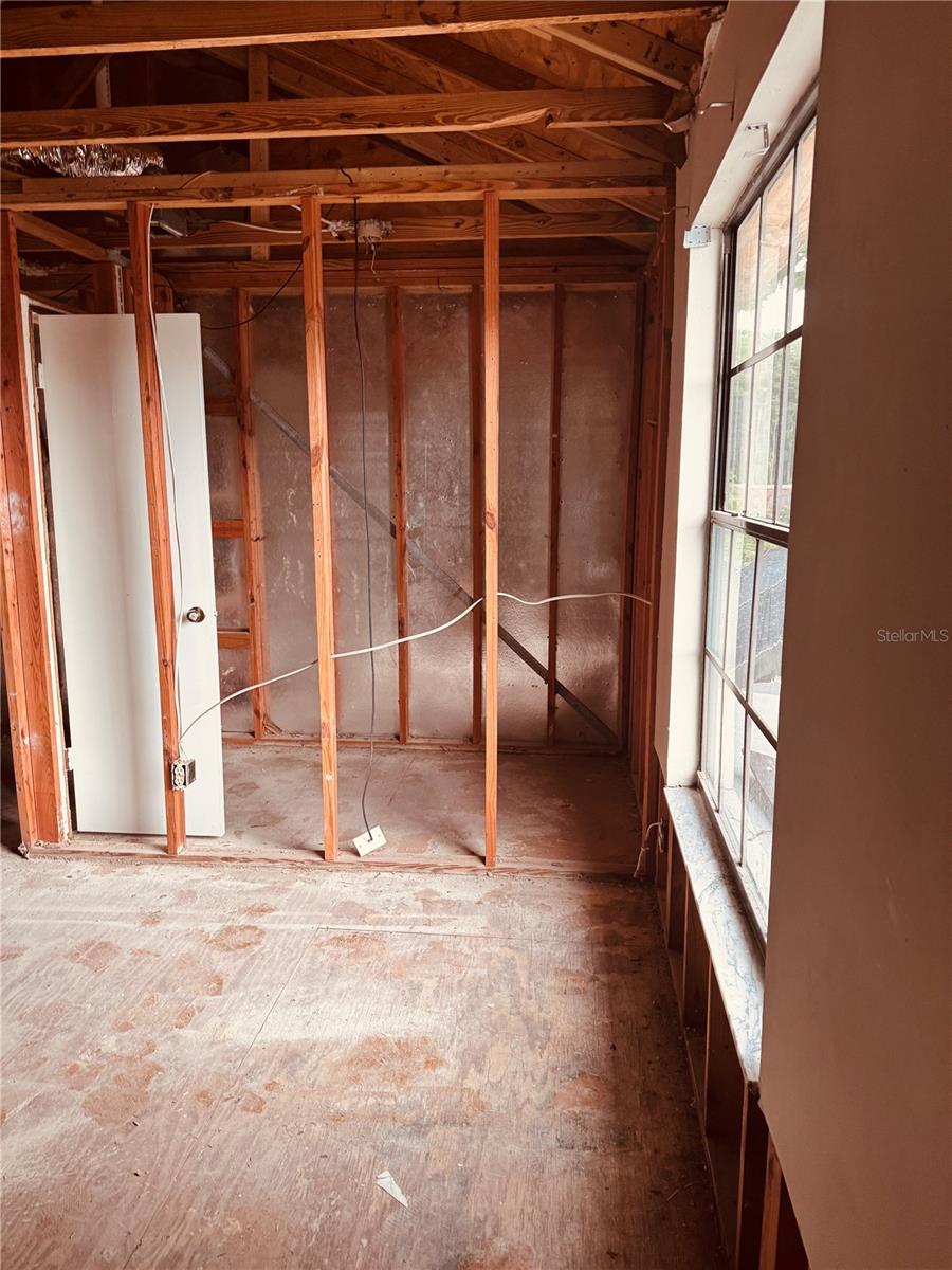 Primary Bedroom Walk in closet