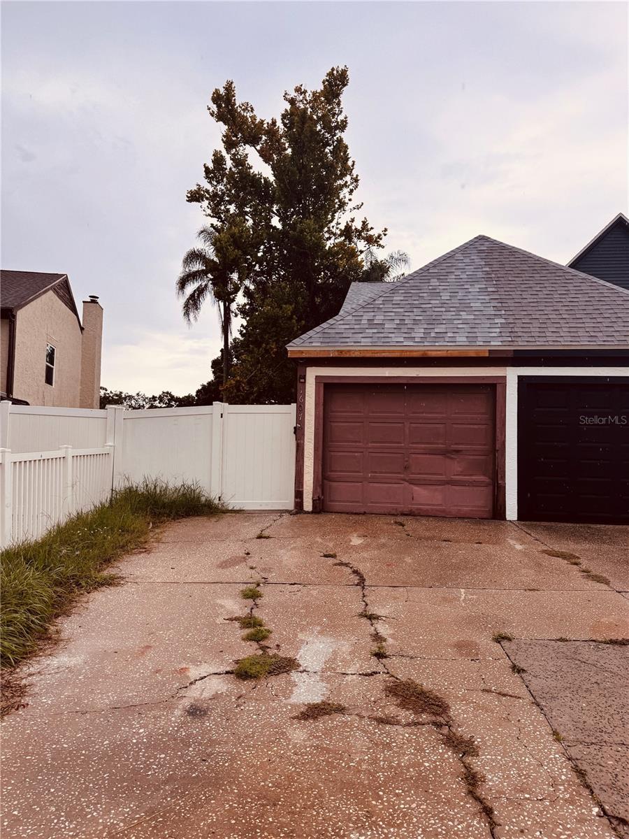 4 car driveway capacity
