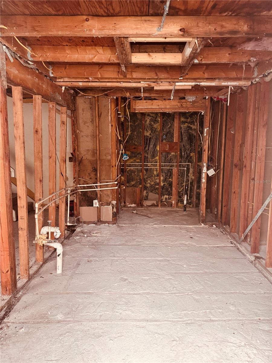 Entry, mudroom
