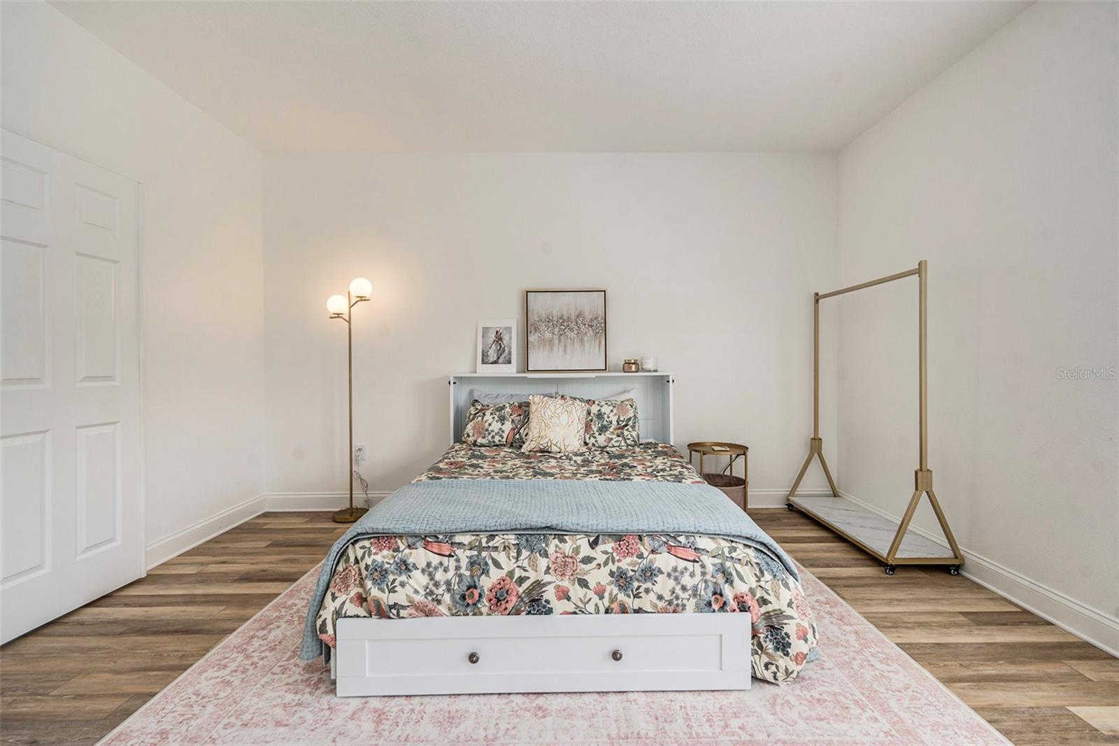 Bonus Room with So Much Space and Potential