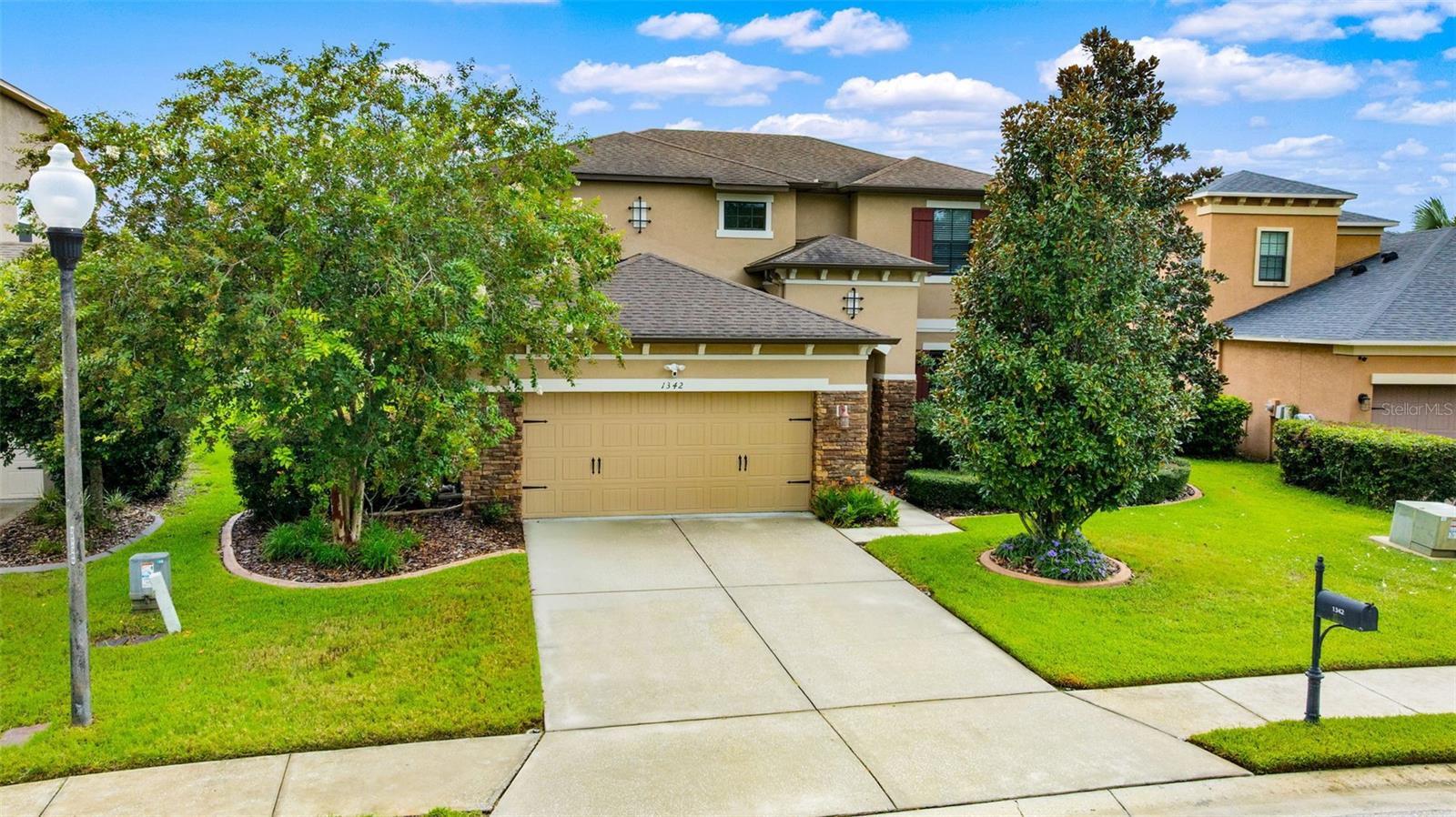 Beautiful Home inside and out !