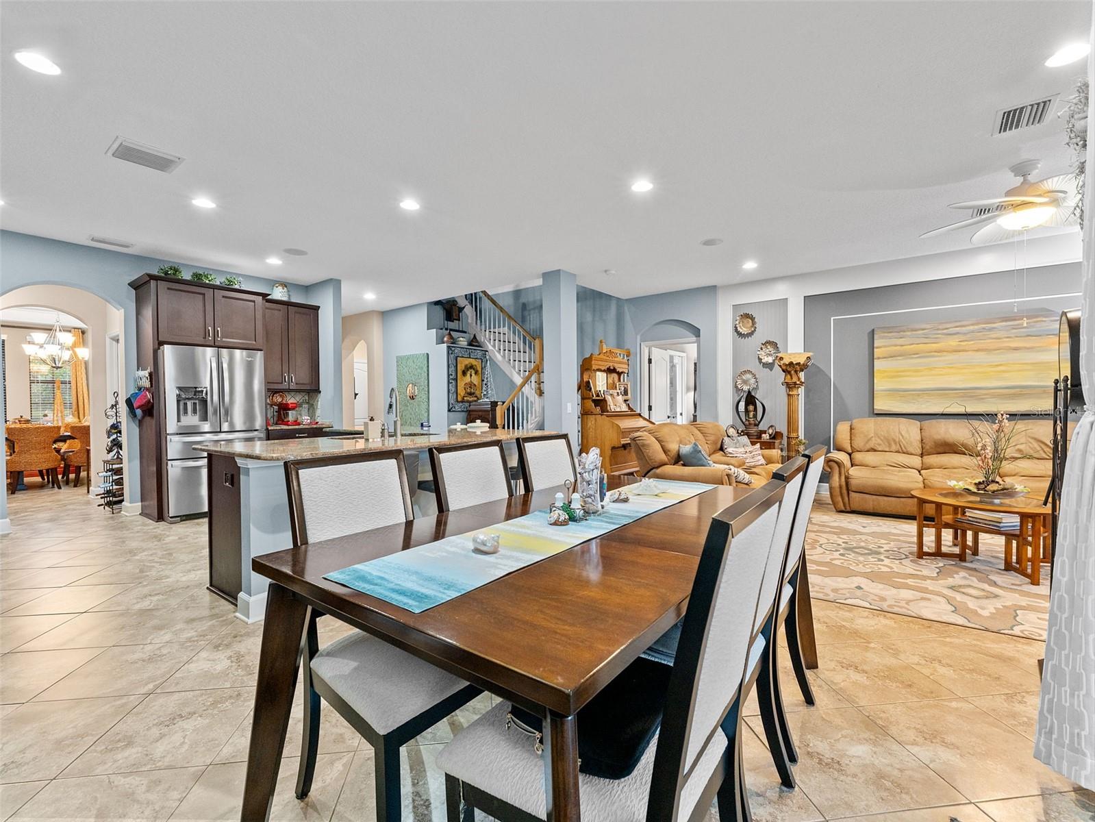 Eat in Kitchen - Family Time !!