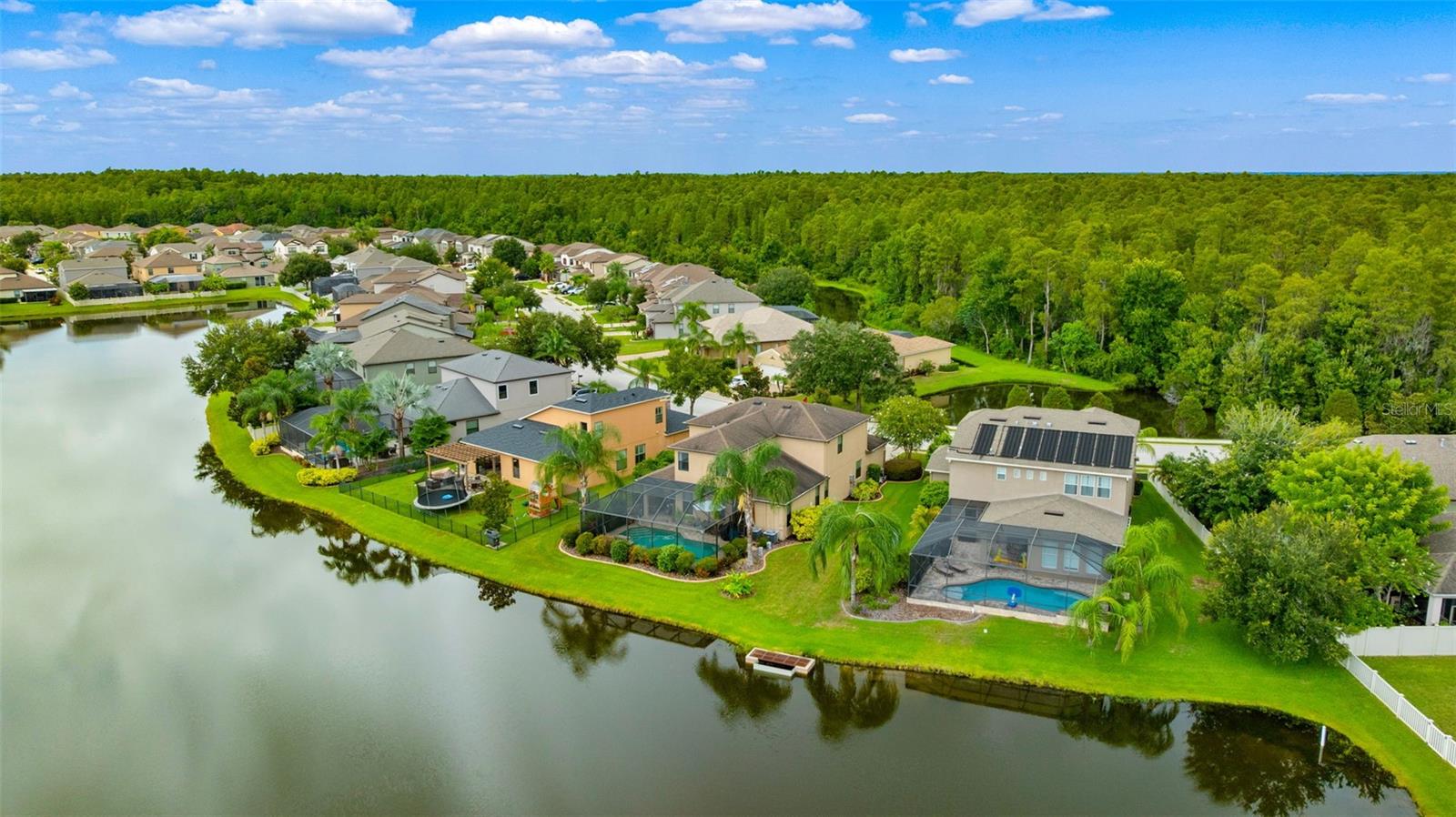 Absolutely stunning neighborhood.