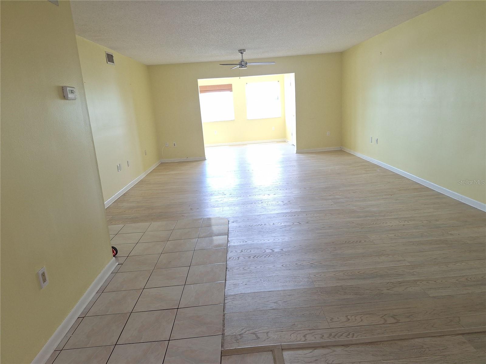 Very Deep Wide, Living Area
