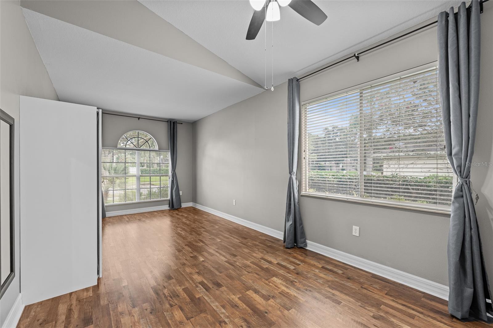 Living room/Dining Room combo can be used as bedroom