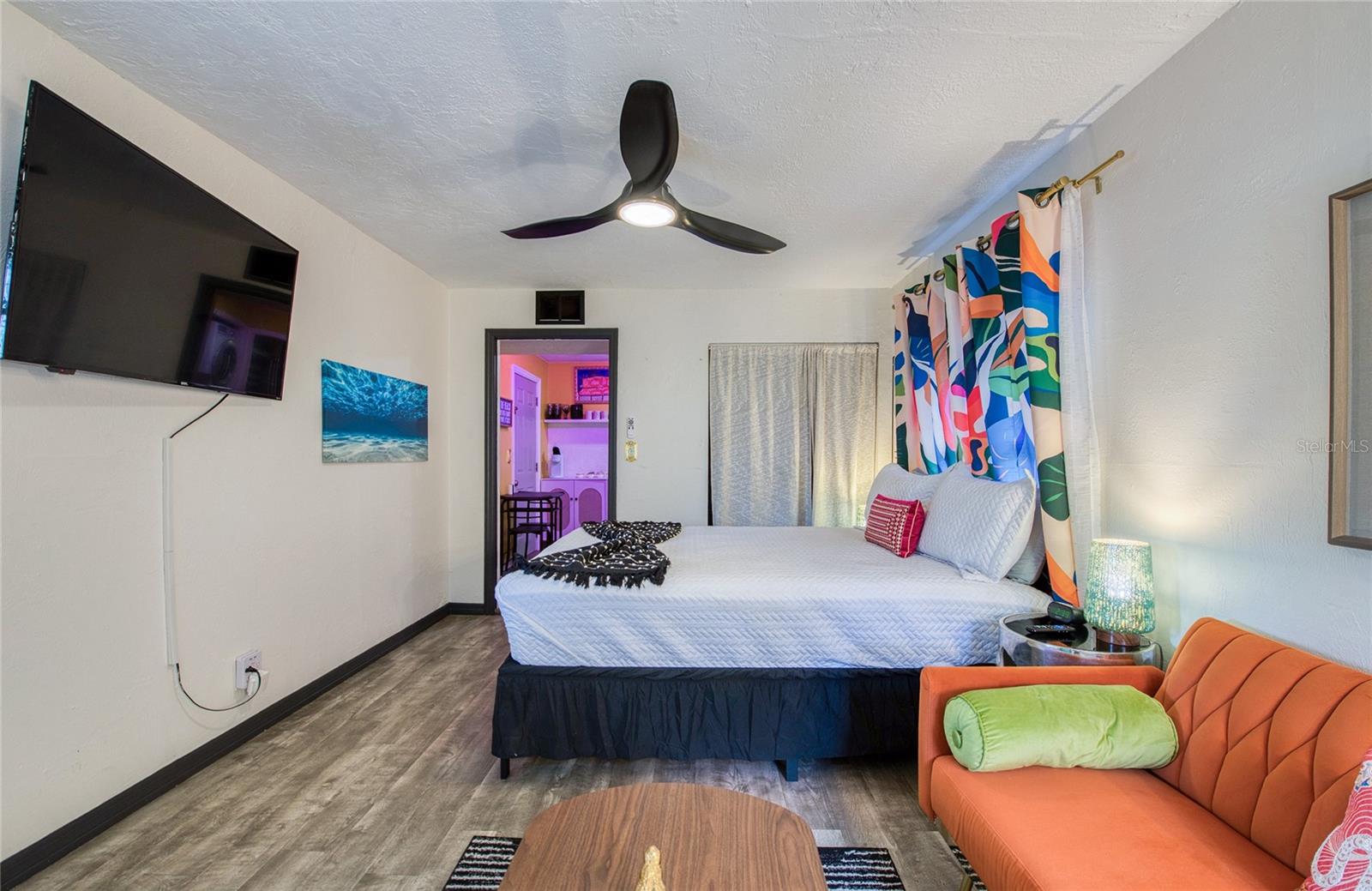 Attached Mother-in-Law Suite w/ Private Entrance