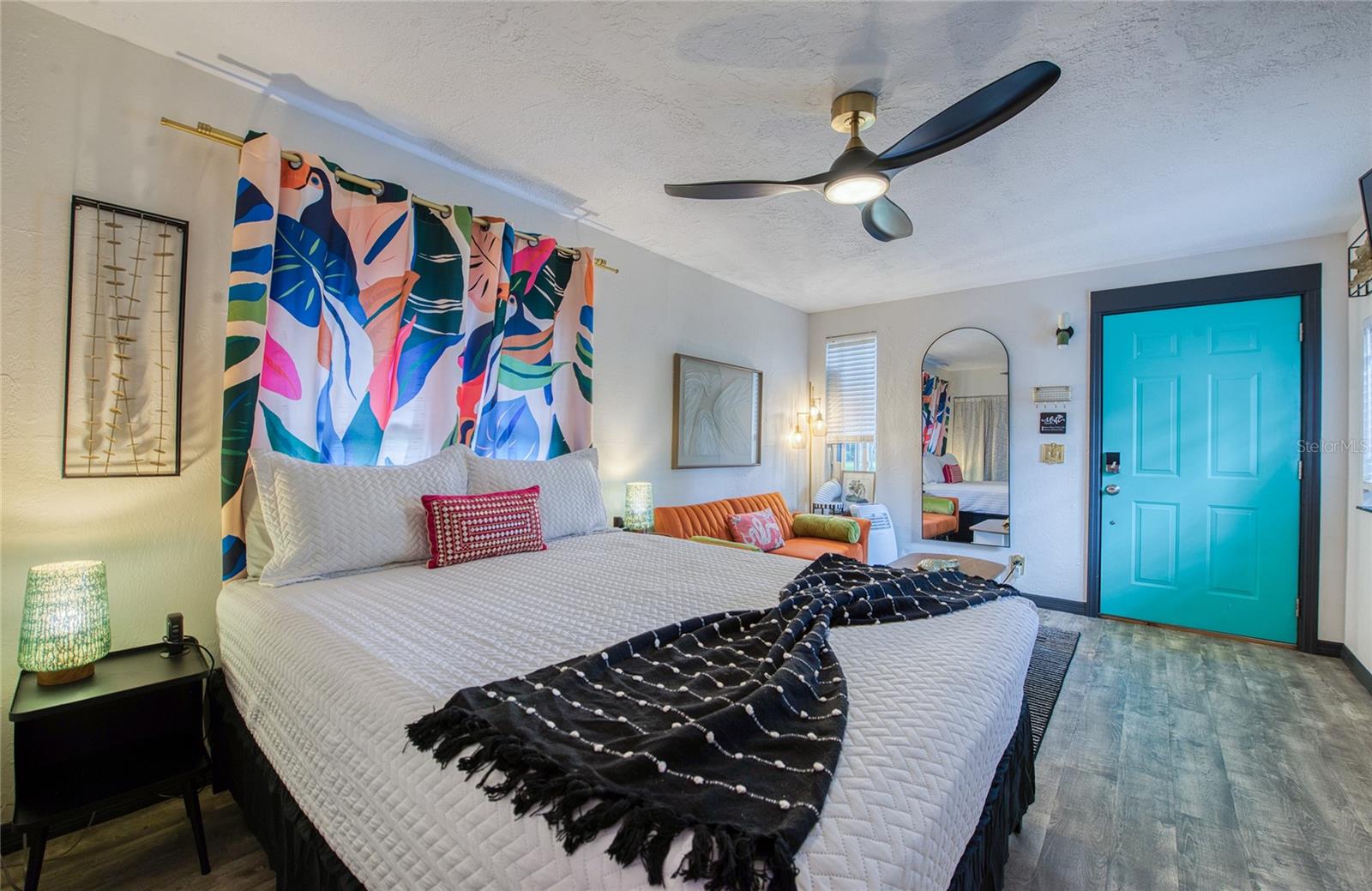 Attached Mother-in-Law Suite w/ Private Entrance