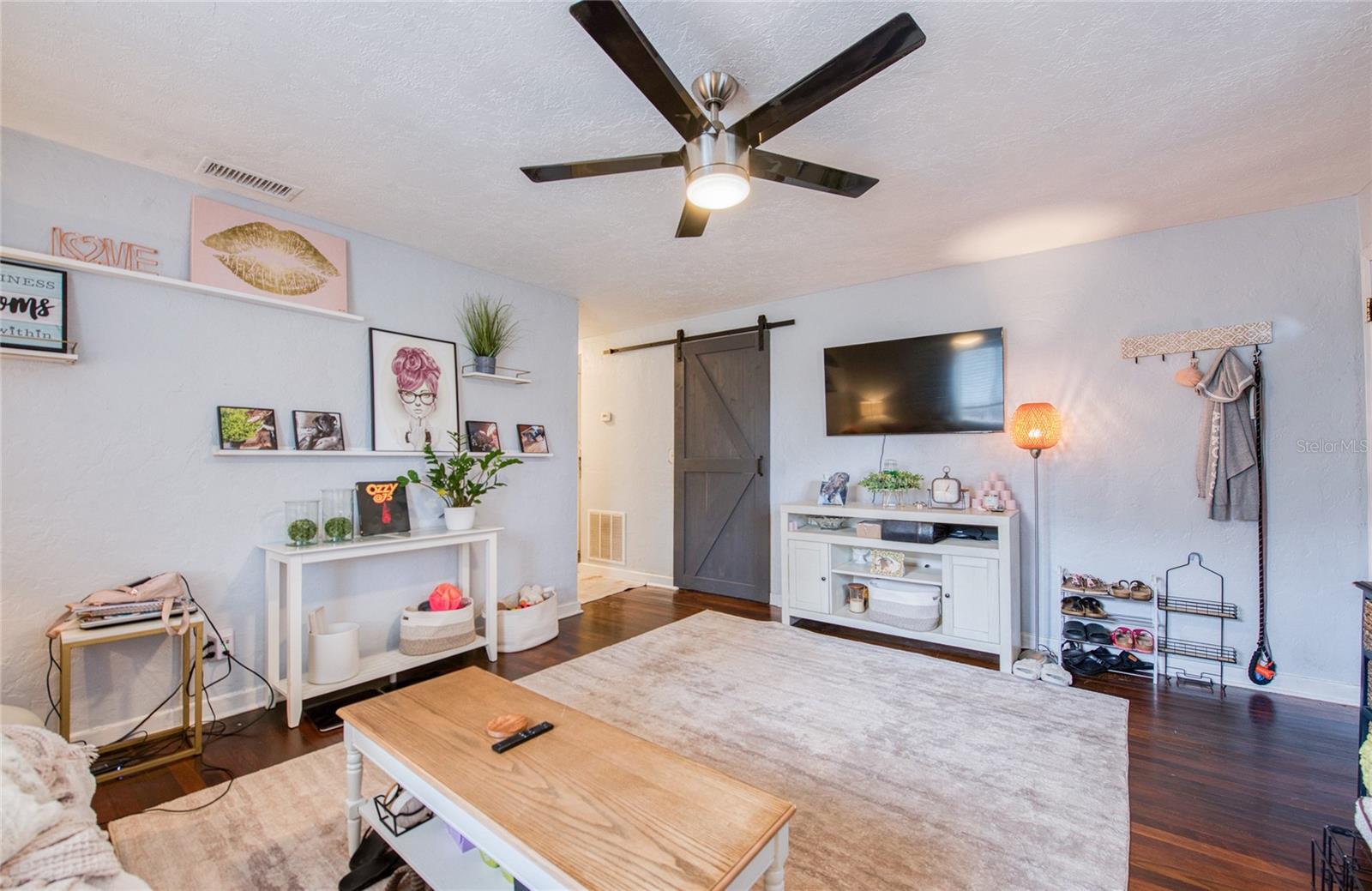 Living Area on Long-Term Tenant Side
