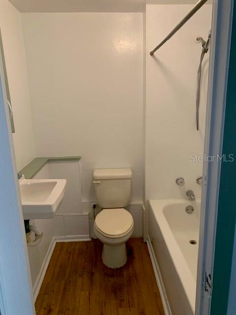 Apartment Bath Room