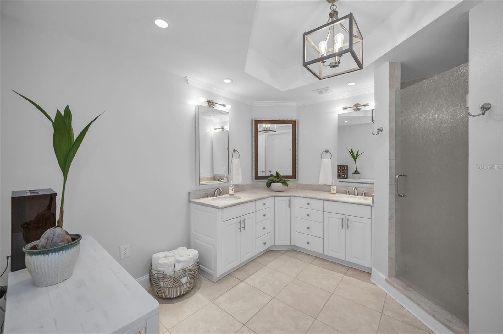 Primary Ensuite 1 - Crisp and clean.