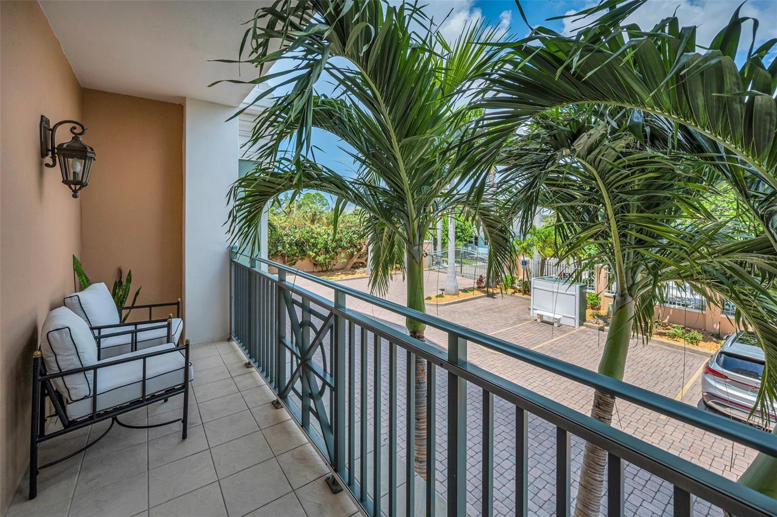 Guest Suite - private terrace.