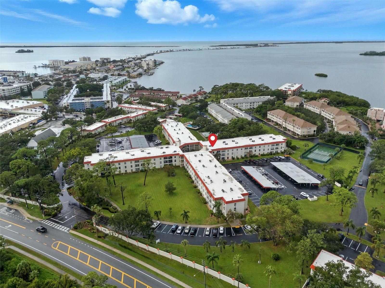 Minutes from the Dunedin Causeway leading to Honeymoon Island
