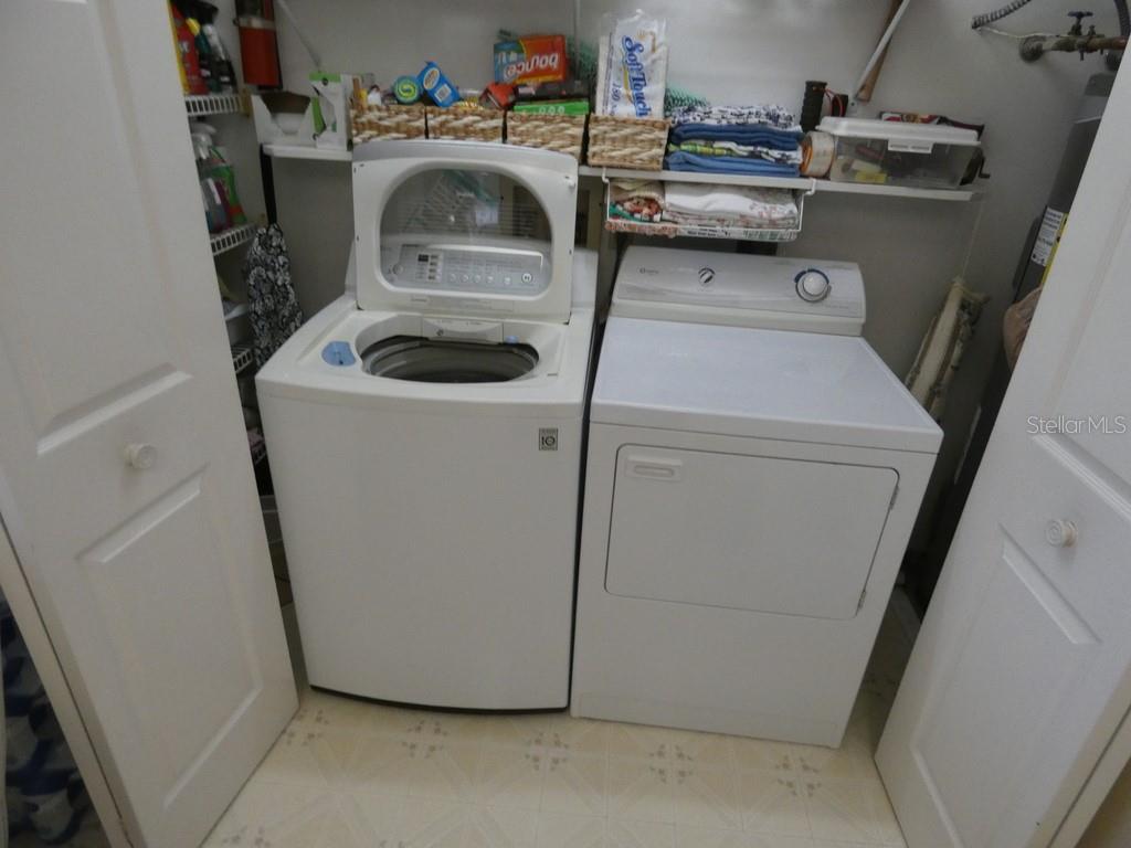Washer & Dryer do Not Convey:
