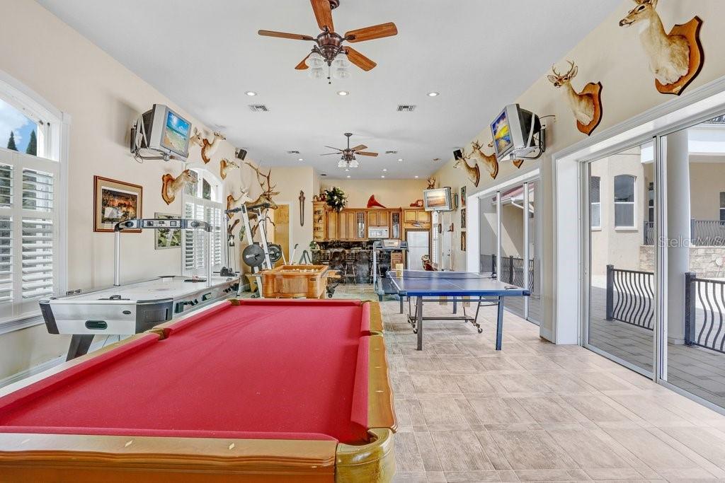 Detached game room