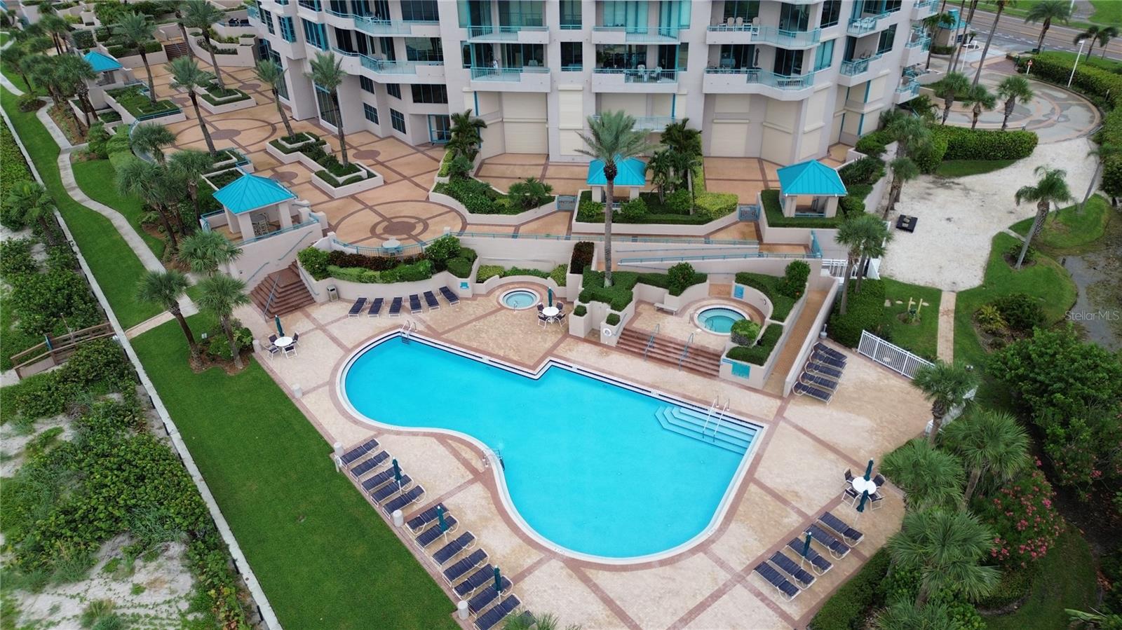 The 3rd pool, the "piano" pool, along with kiddie pool and hot tub