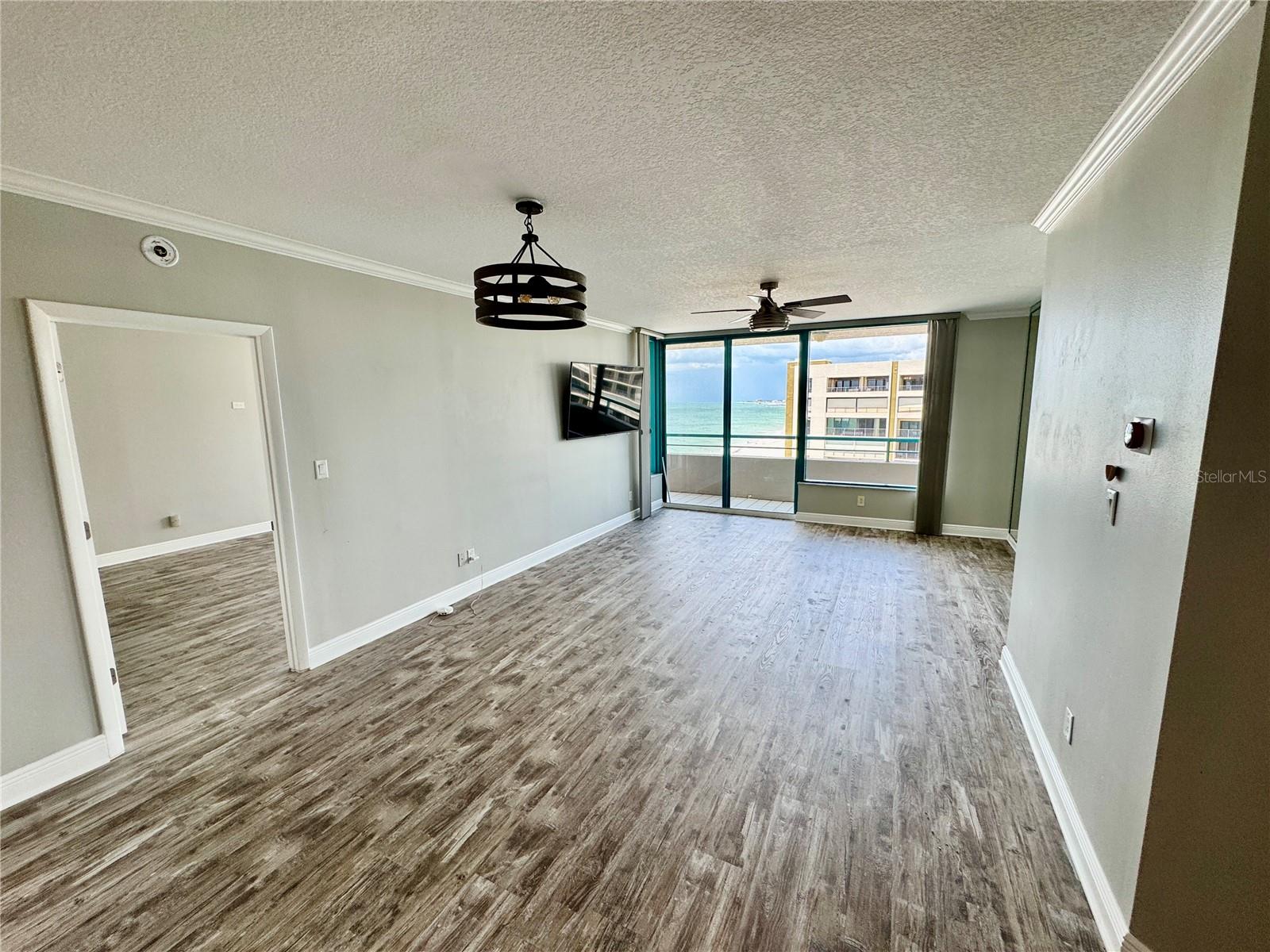Spacious Living Room!
