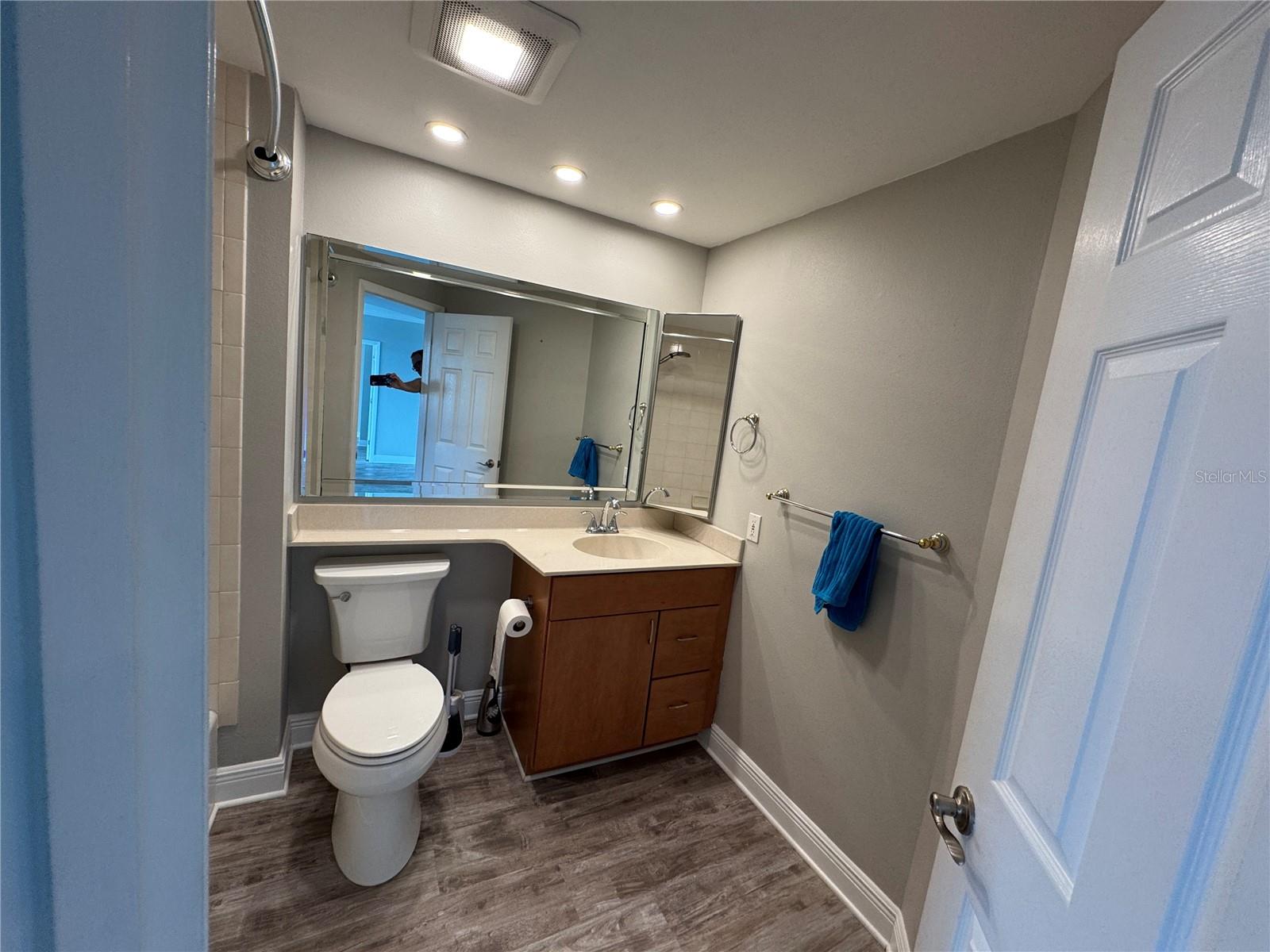 2nd bathroom