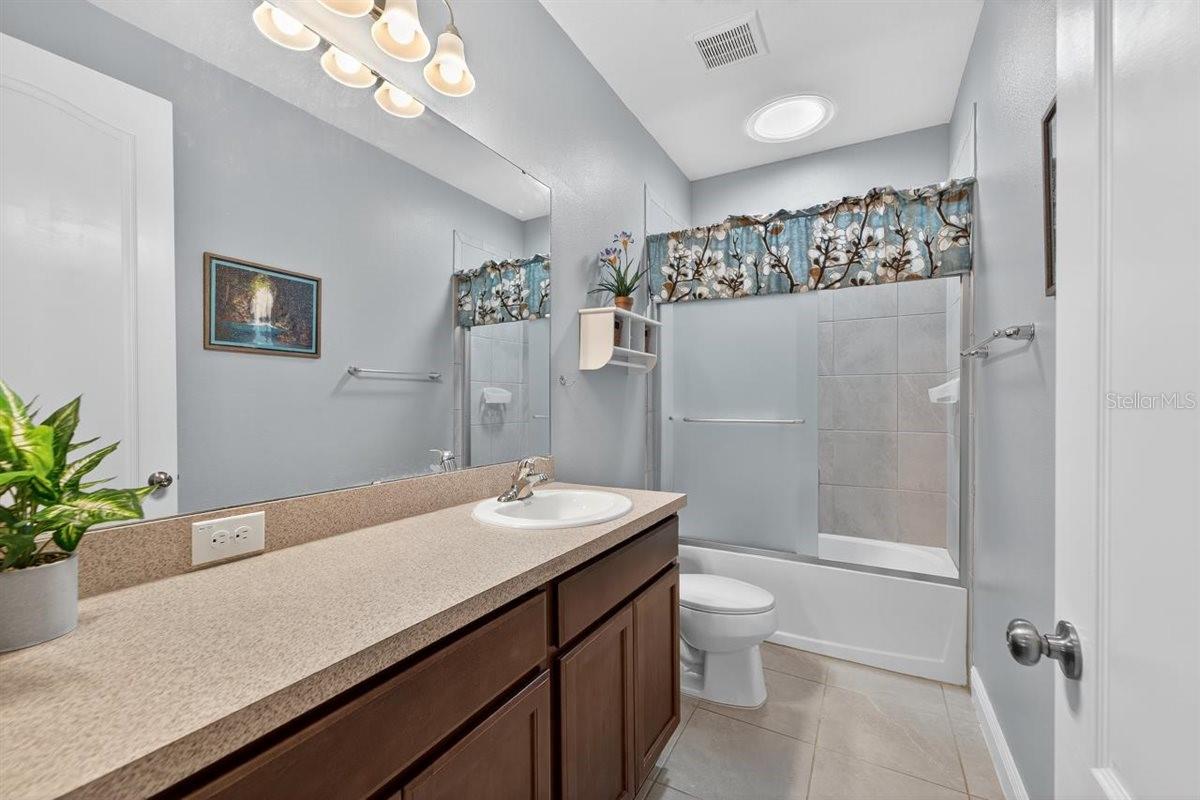 2nd full bathroom, with skylight