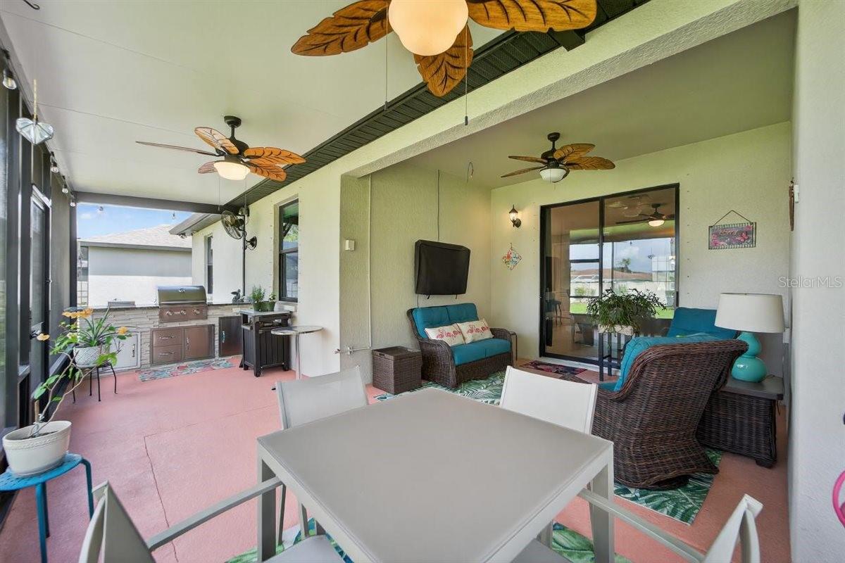 Outdoor Kitchen