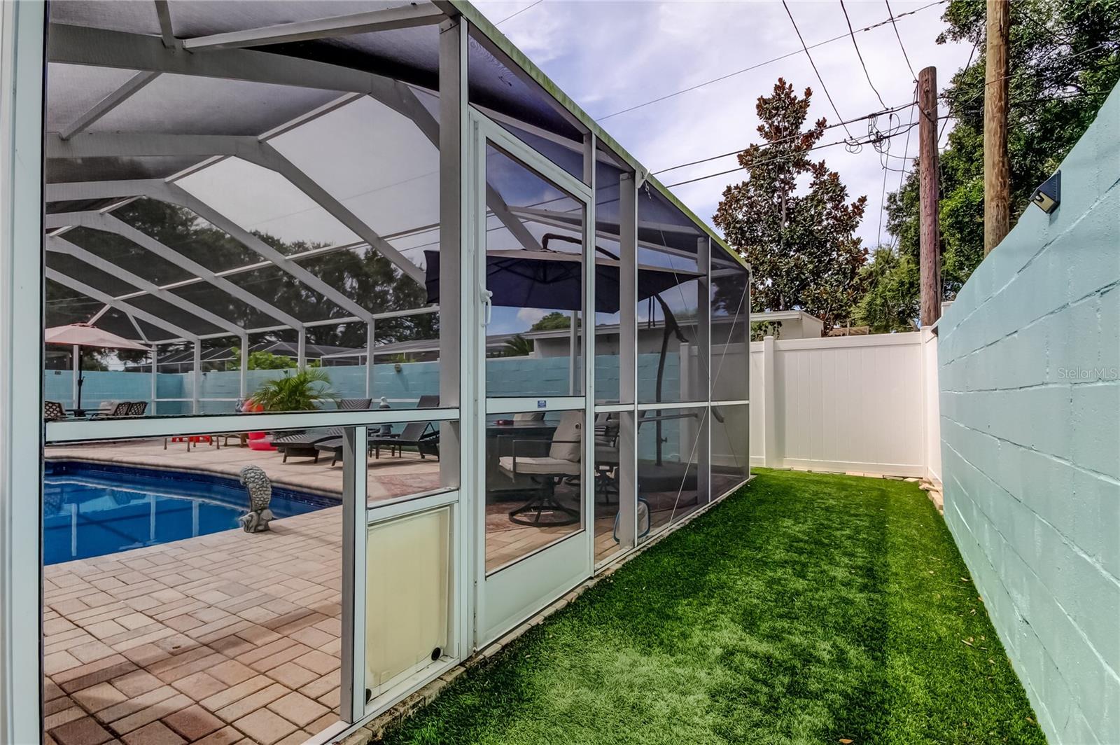 Astroturf zero maintenance backyad