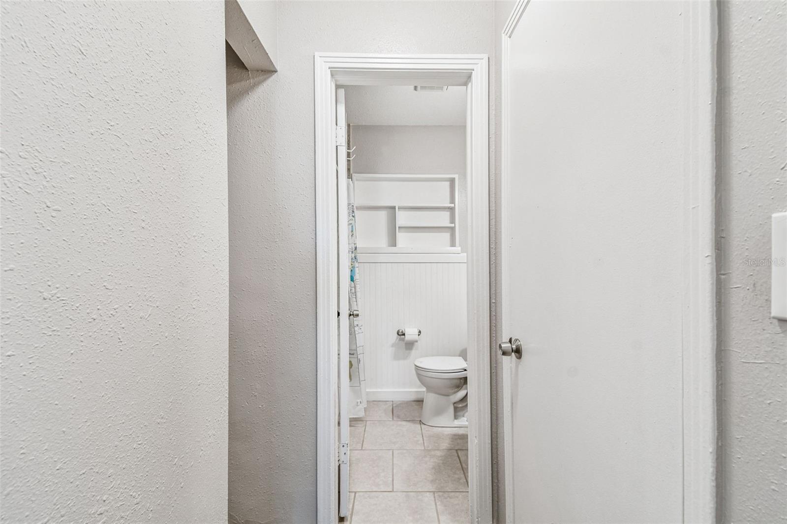Guest bathroom.