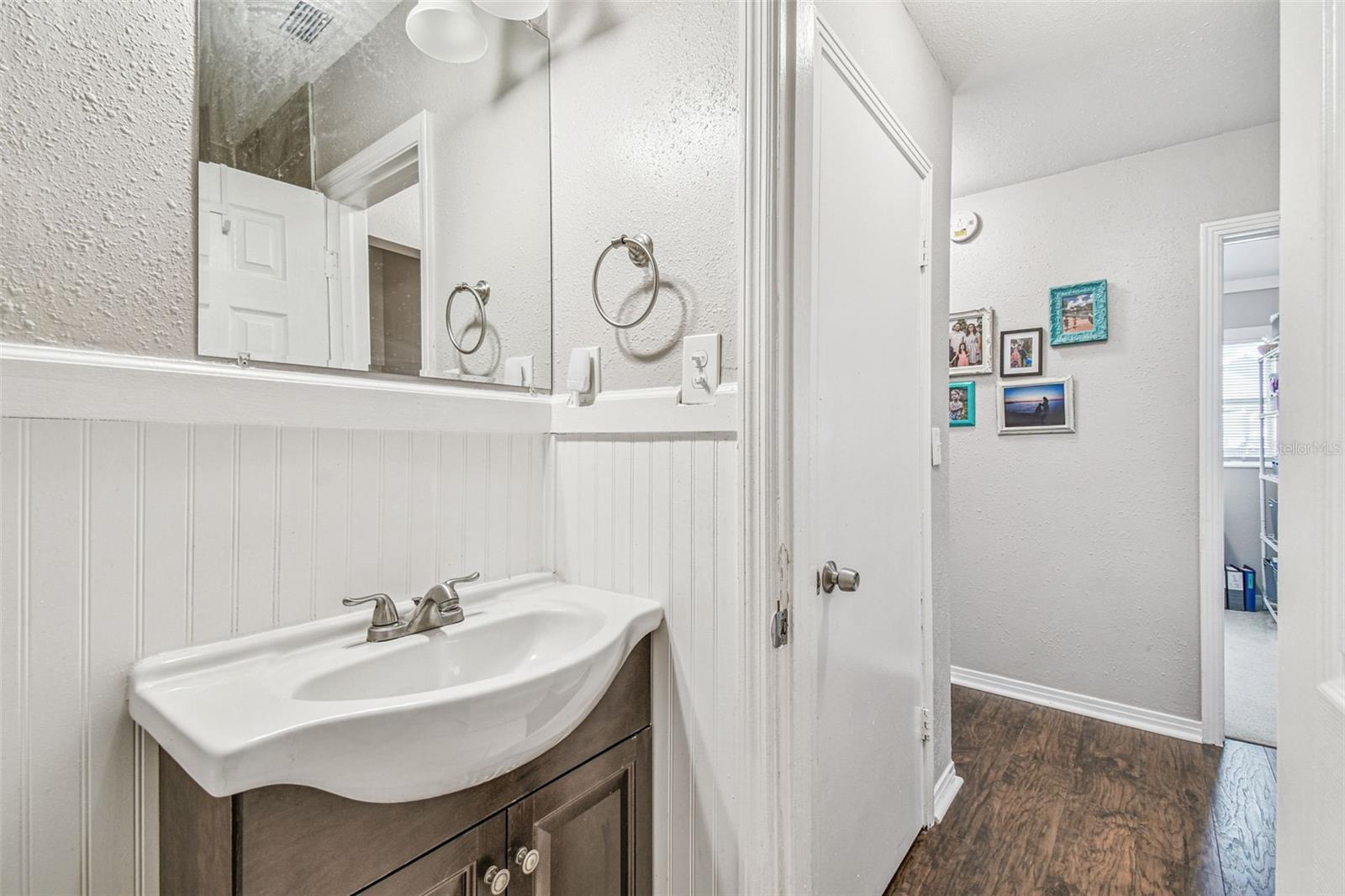 Guest bathroom.