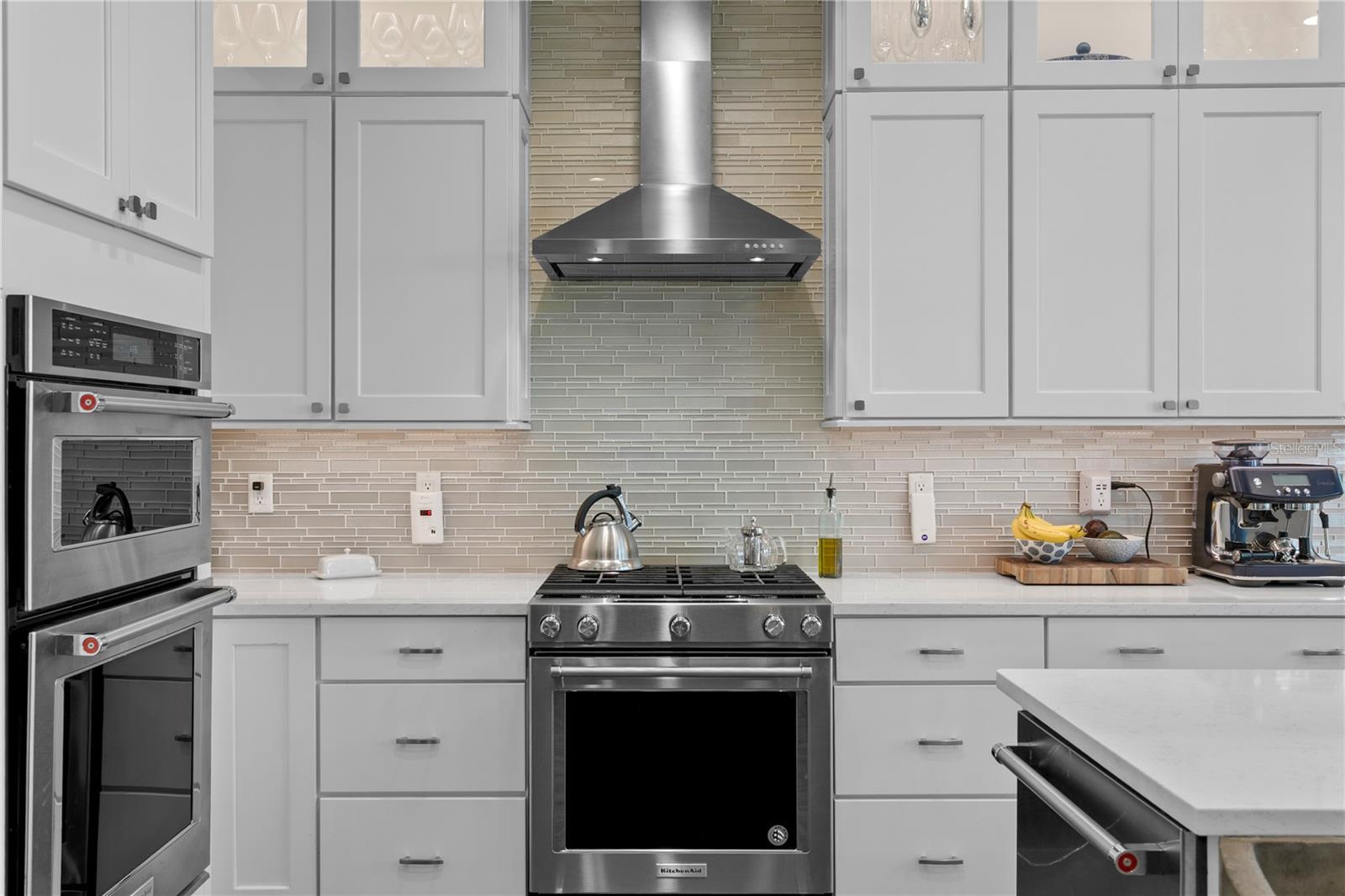 Double Ovens with separate microwave are wonderful for the holidays