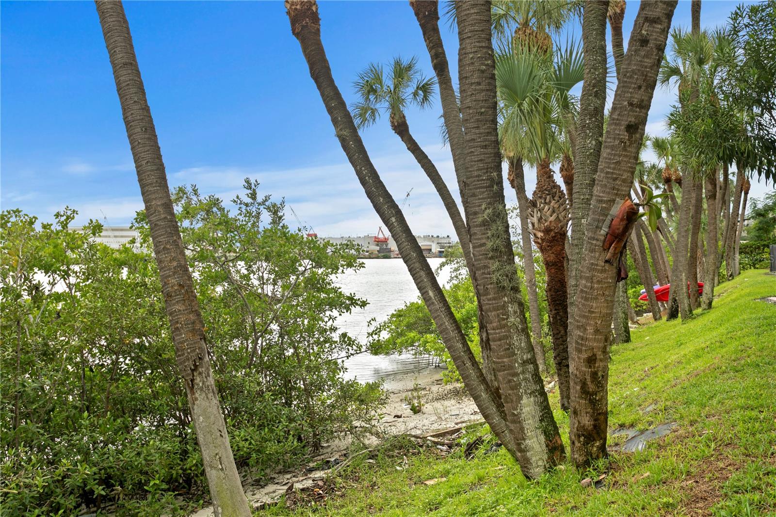 The perfect opening for popping in a kayak or paddle board