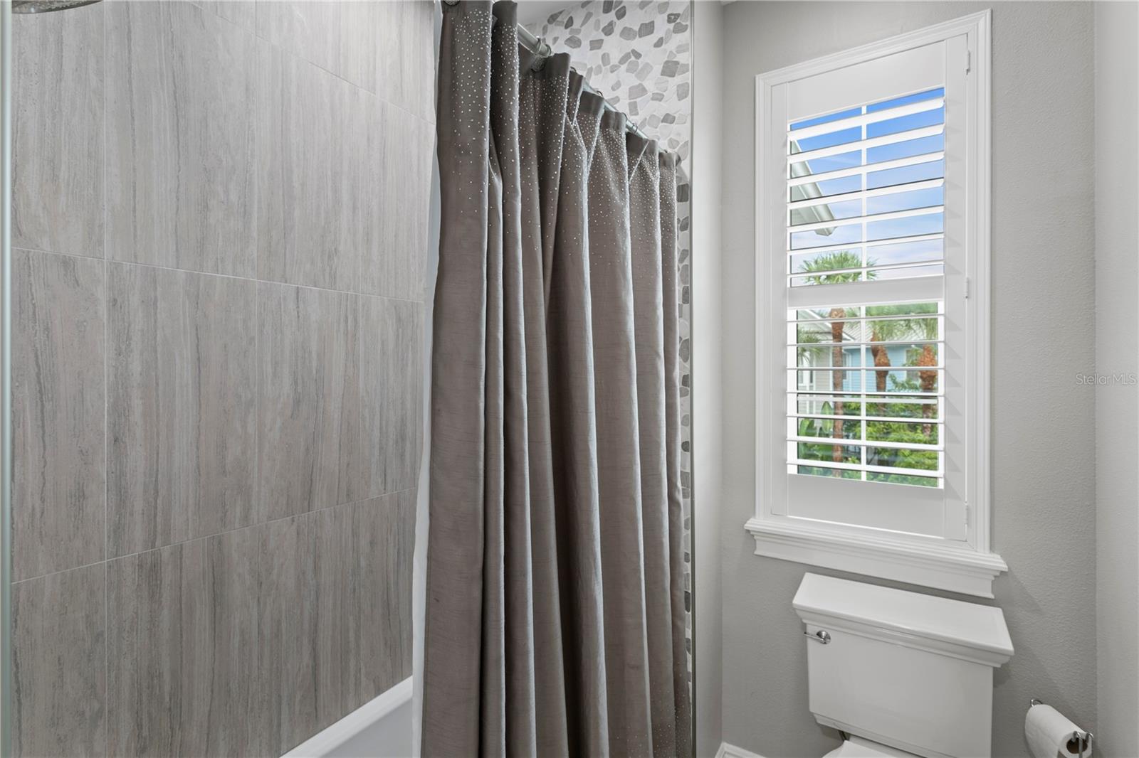 Tub/Shower in Bath 2