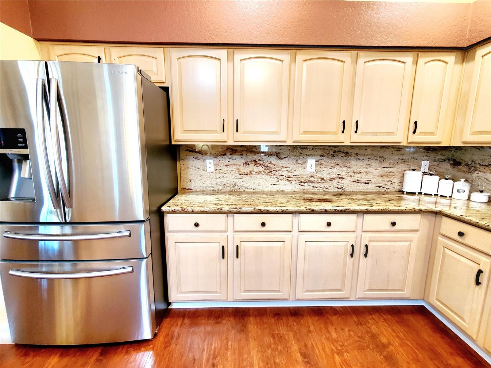 LOTS OF CABINETS