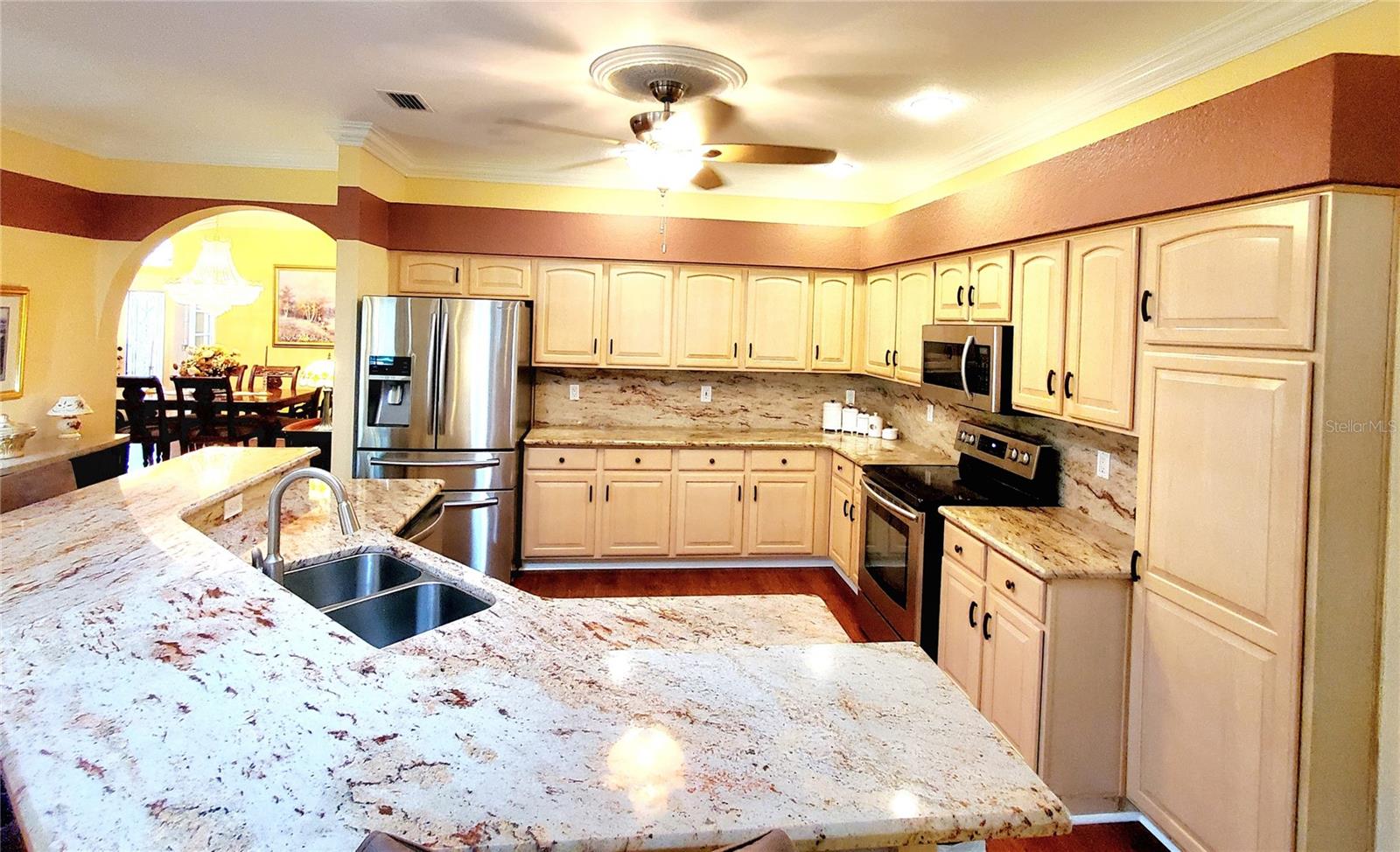 CHEF'S KITCHEN