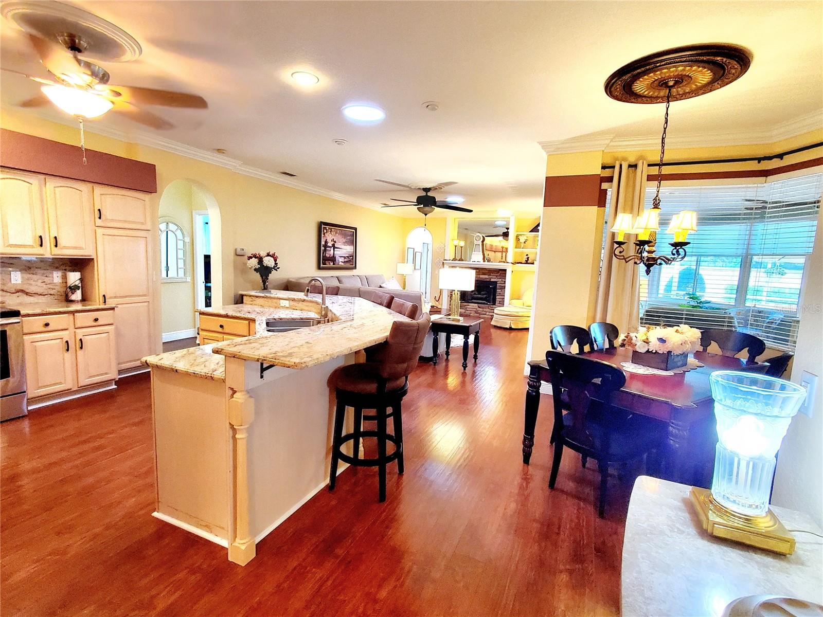 OPEN FLOOR PLAN