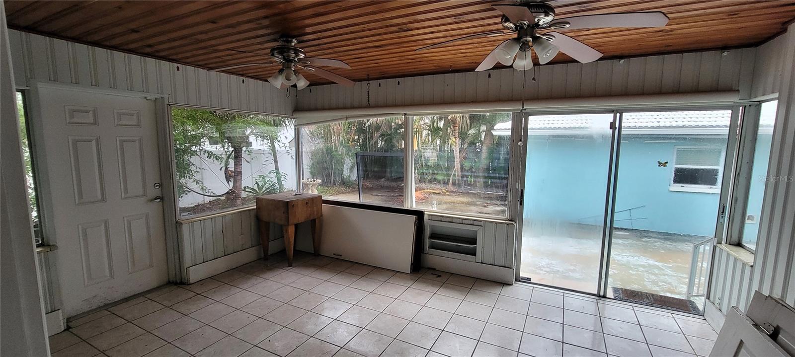 Large Room - Can be used as a formal dining room or family room.