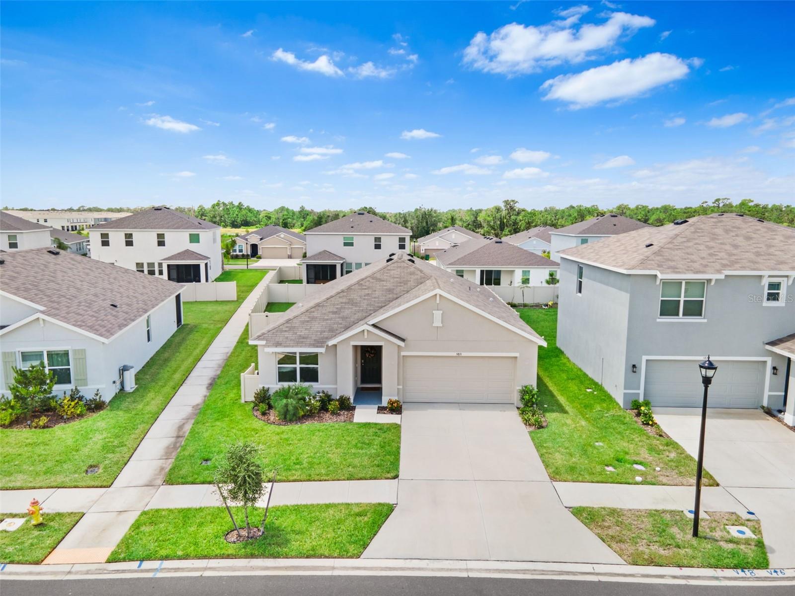 Plenty of Walking Sidewalks Throughout Neighborhood and all of Avalon Park West.