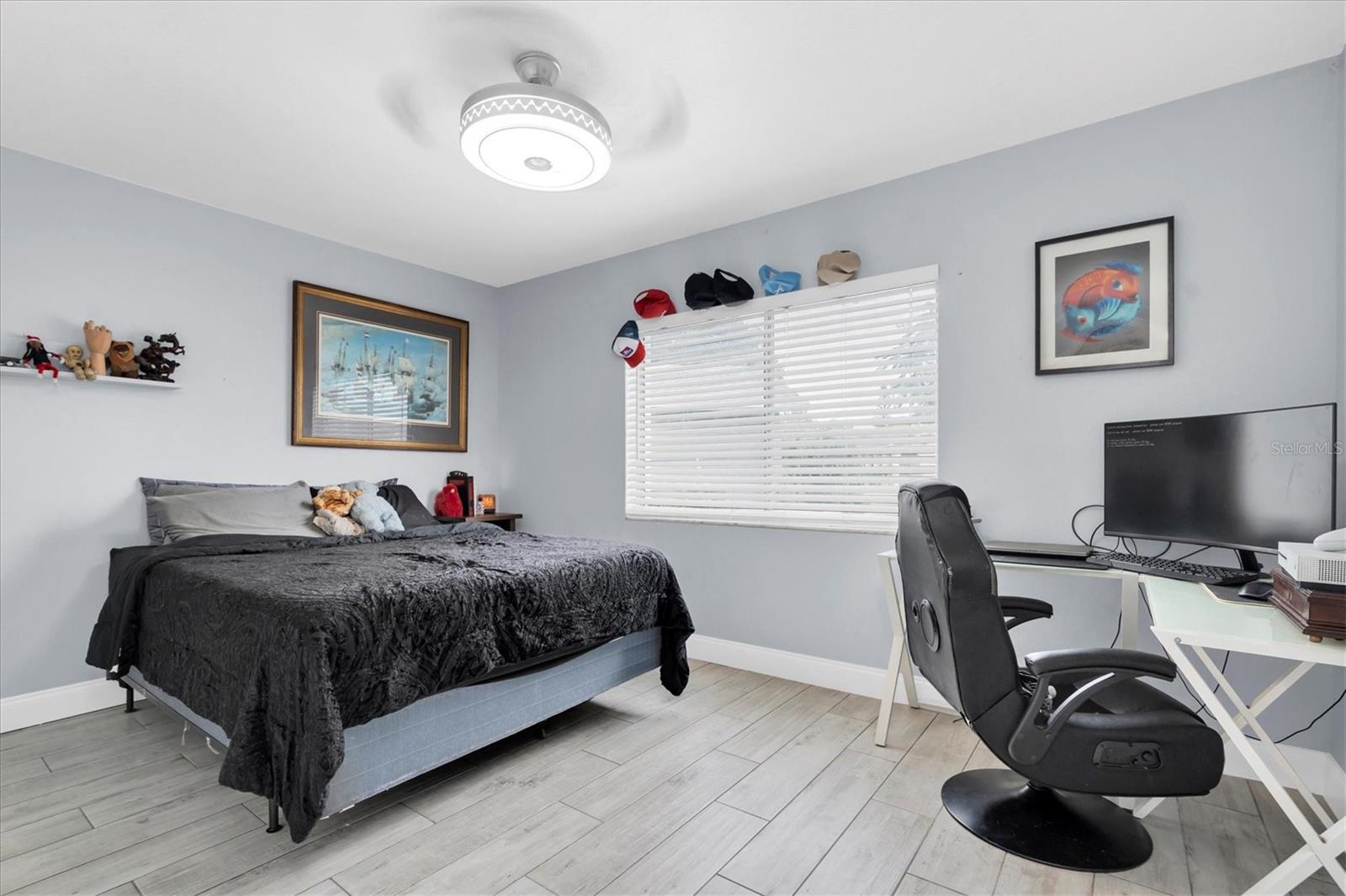 Huge front bedroom - another big closet!