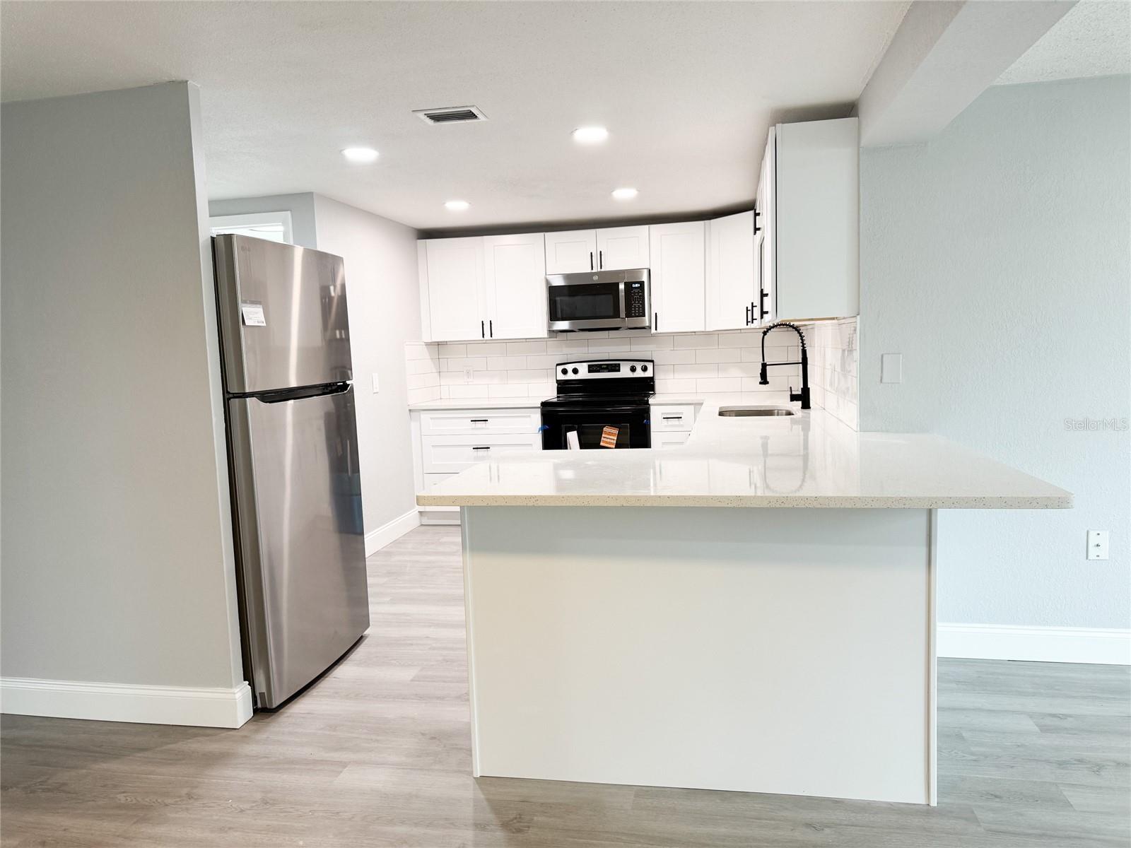 Kitchen/Breakfast Bar