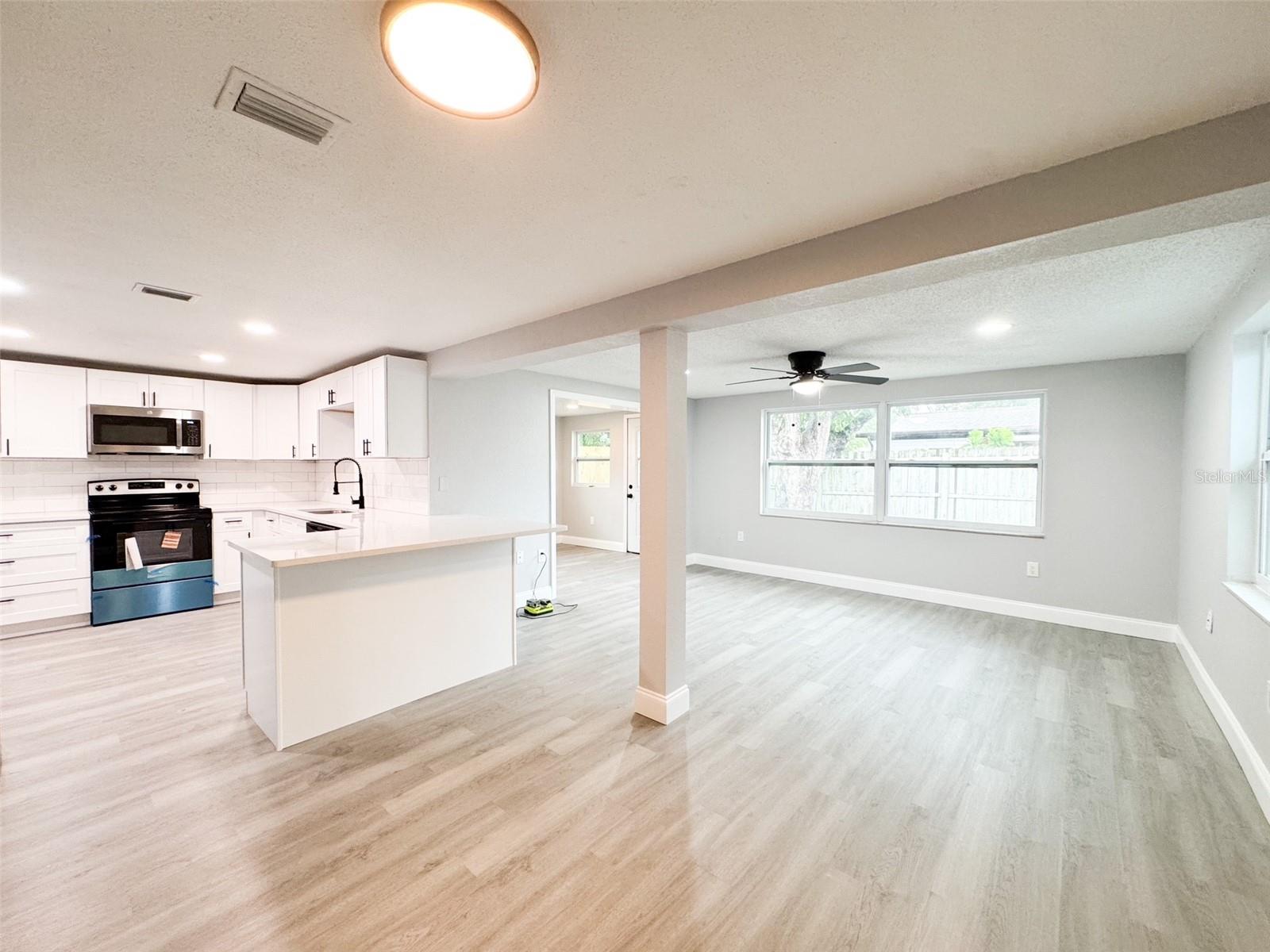 Kitchen/Breakfast Bar/Dining/Living Room