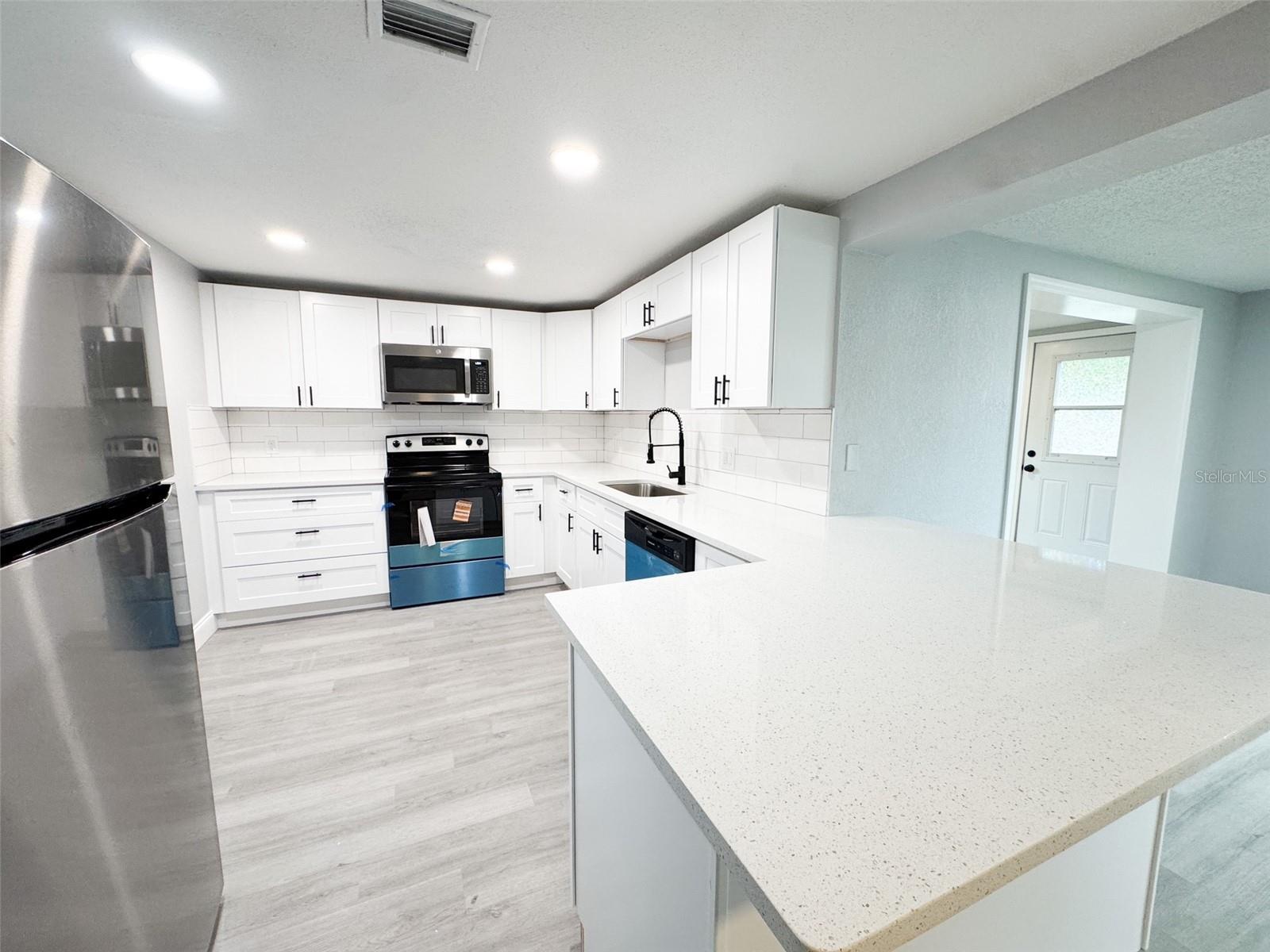 Kitchen/Breakfast Bar