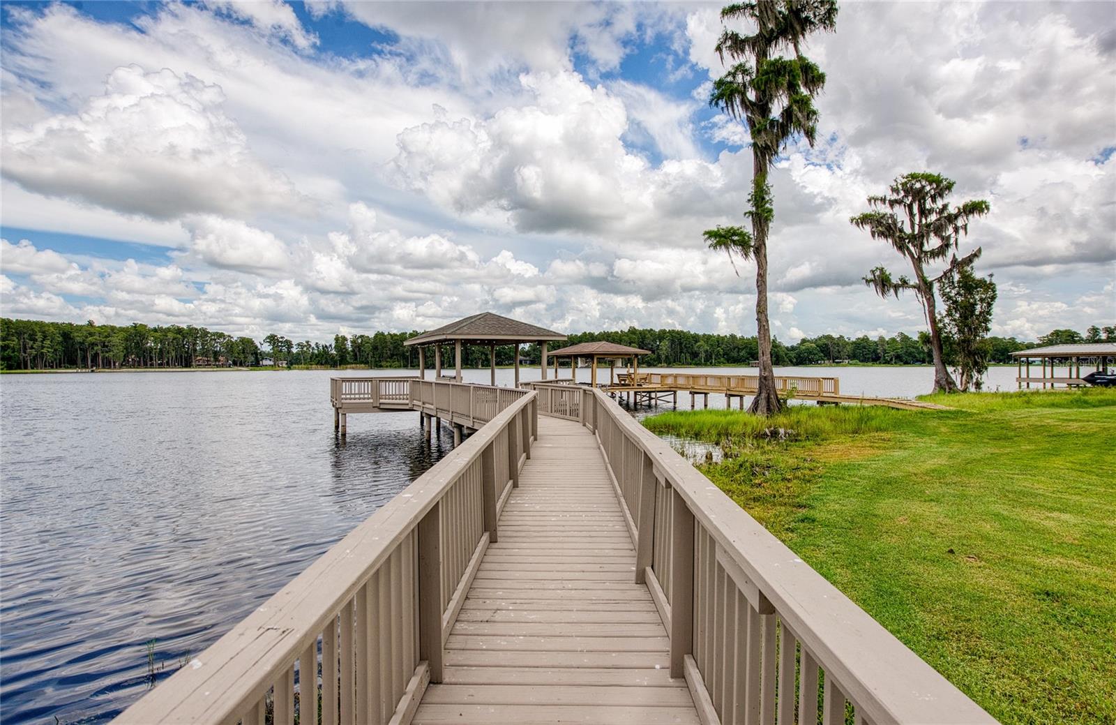 Dock. (1)