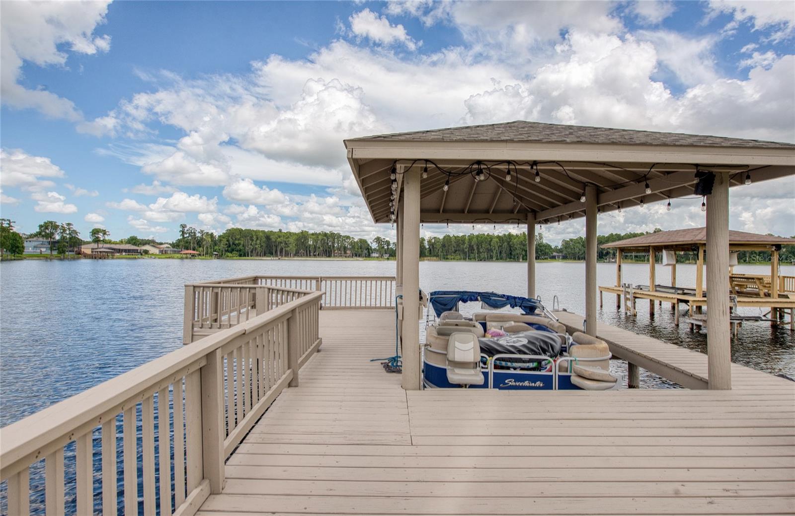 Dock. (2)