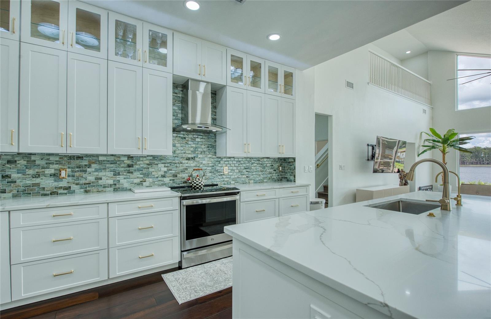 Kitchen. (5)