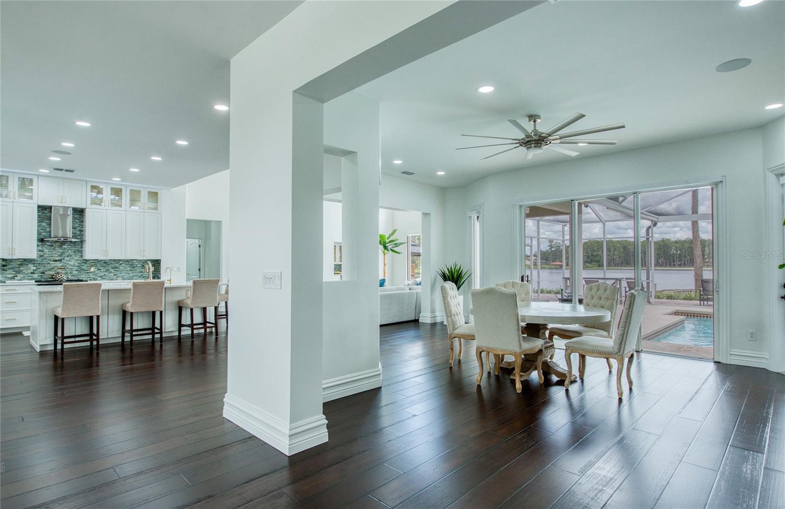 Dinning Room. (1)