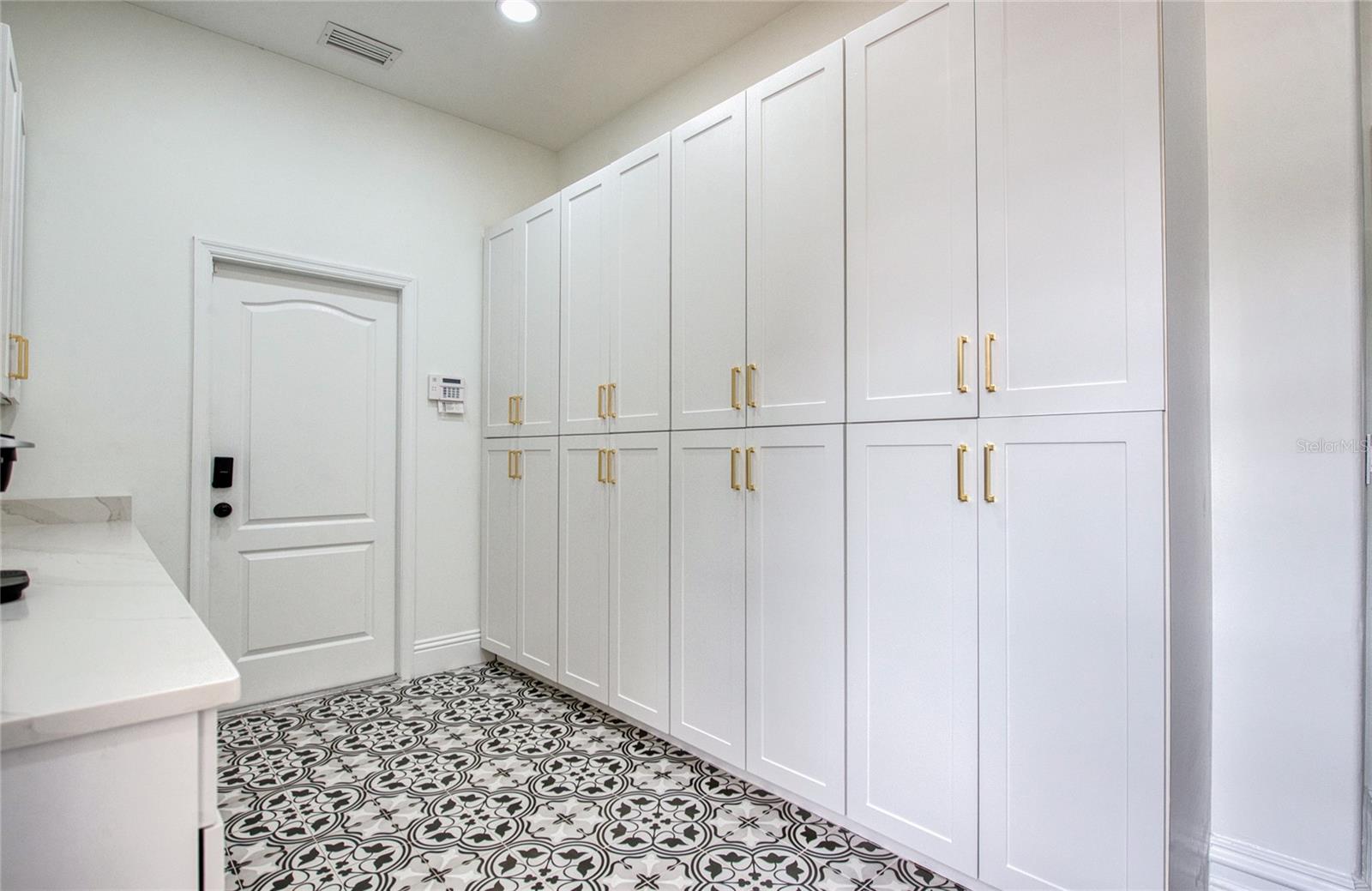 Laundry Room. (1)