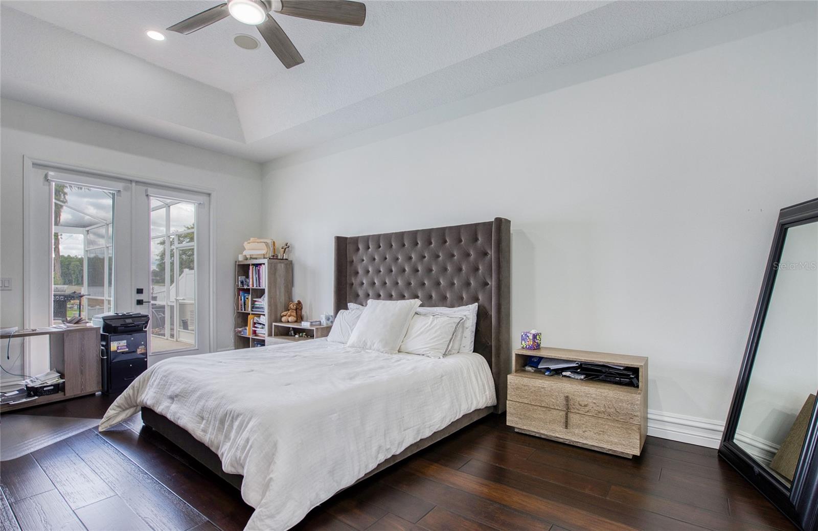 Master Bedroom. (1)