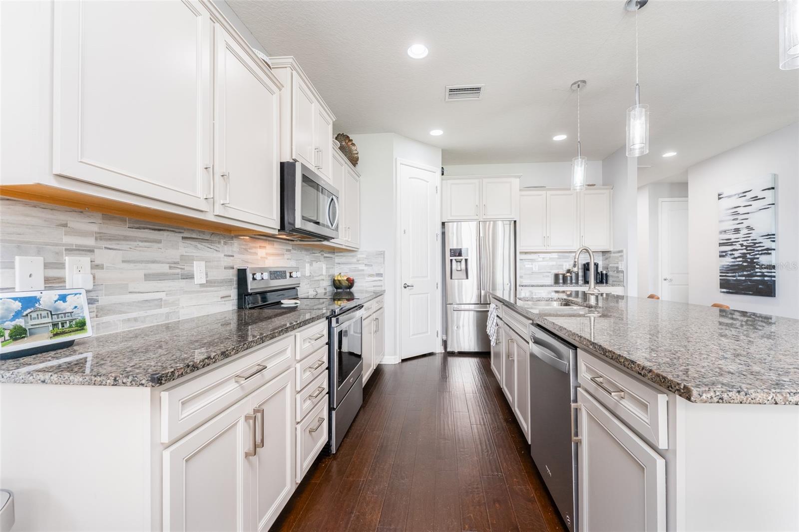 Kitchen with Upgraded Cabinets and Large Island