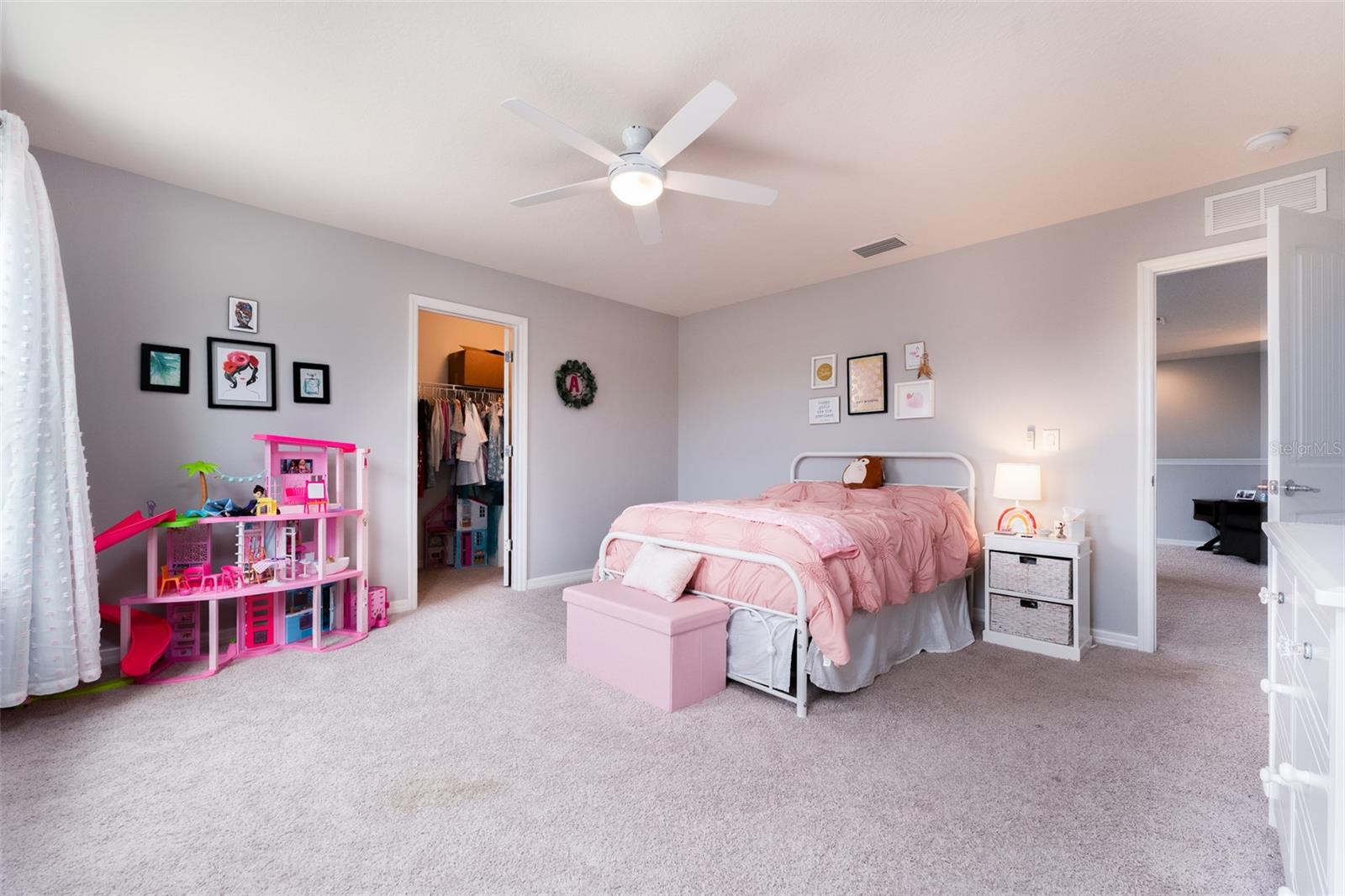 Look at the size of this bedroom!